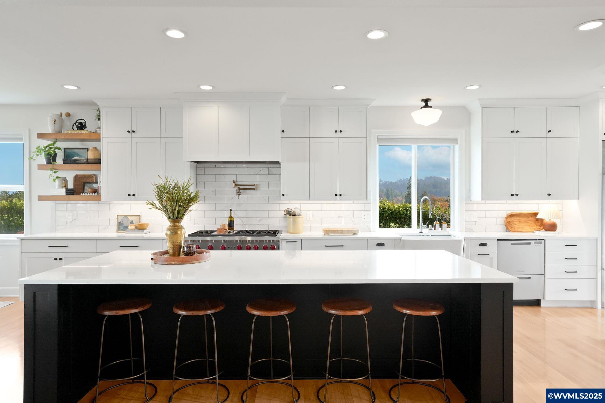 Salem, Oregon, 97302, United States, 5 Bedrooms Bedrooms, ,4 BathroomsBathrooms,Residential,Active,1992265