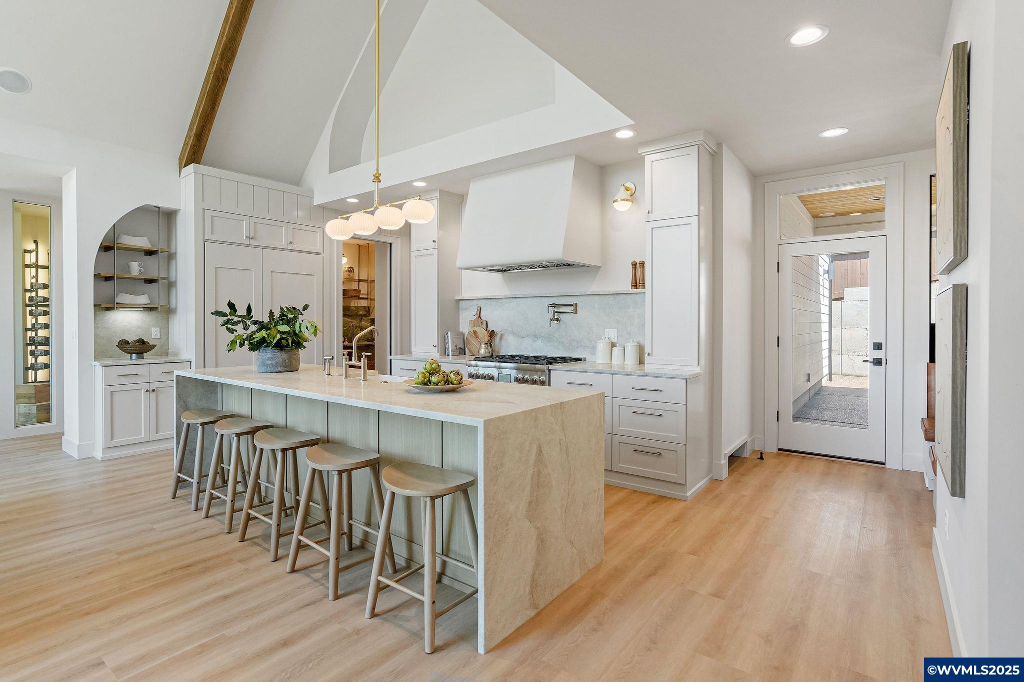 Salem, Oregon, 97302, United States, 3 Bedrooms Bedrooms, ,4 BathroomsBathrooms,Residential,Active,1889351