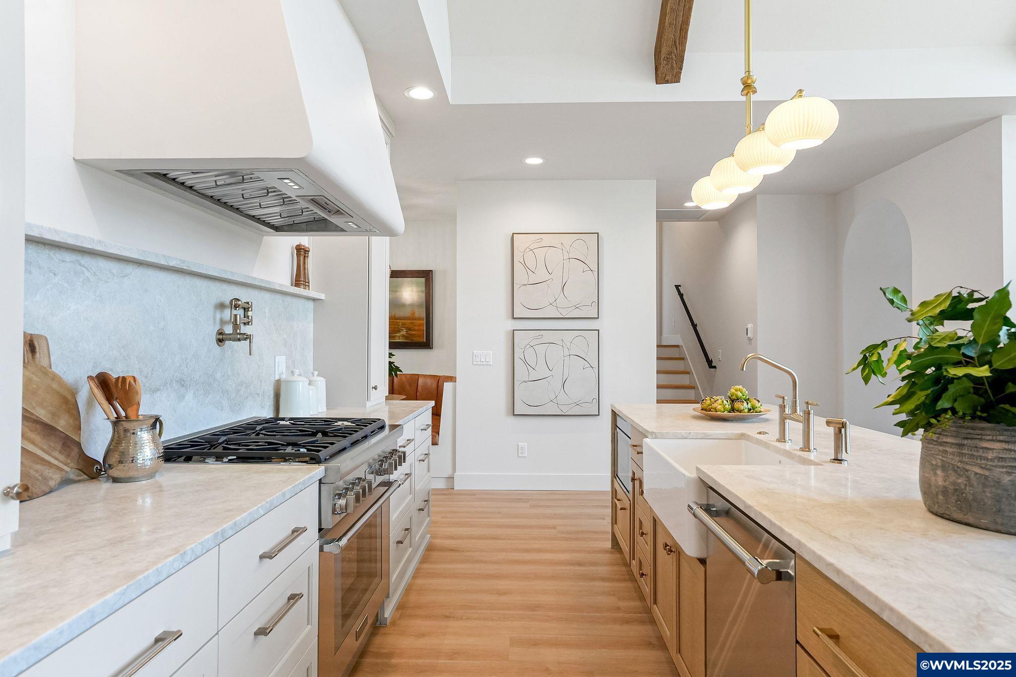 Salem, Oregon, 97302, United States, 3 Bedrooms Bedrooms, ,4 BathroomsBathrooms,Residential,Active,1889351