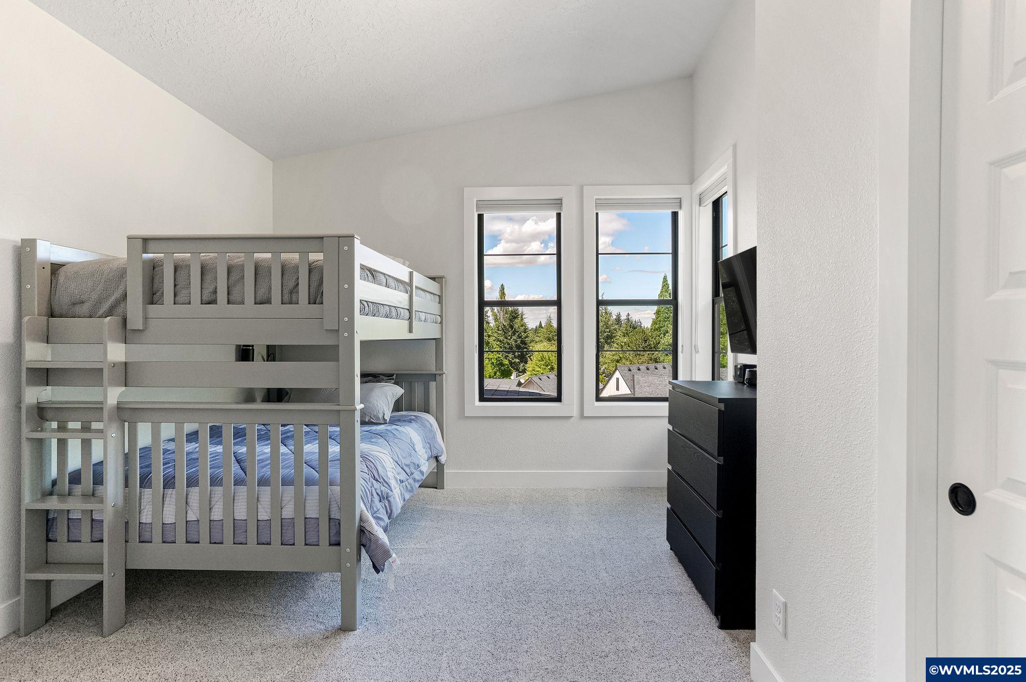 Salem, Oregon, 97302, United States, 5 Bedrooms Bedrooms, ,4 BathroomsBathrooms,Residential,Active,1888951