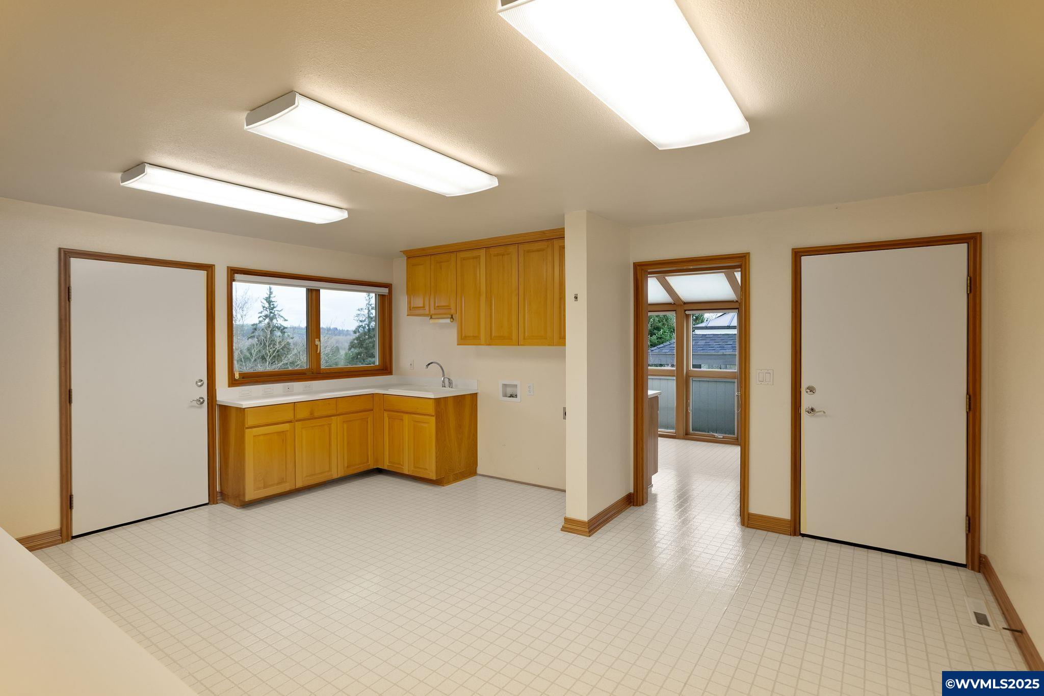 Salem, Oregon, 97302, United States, 3 Bedrooms Bedrooms, ,4 BathroomsBathrooms,Residential,Active,2007258