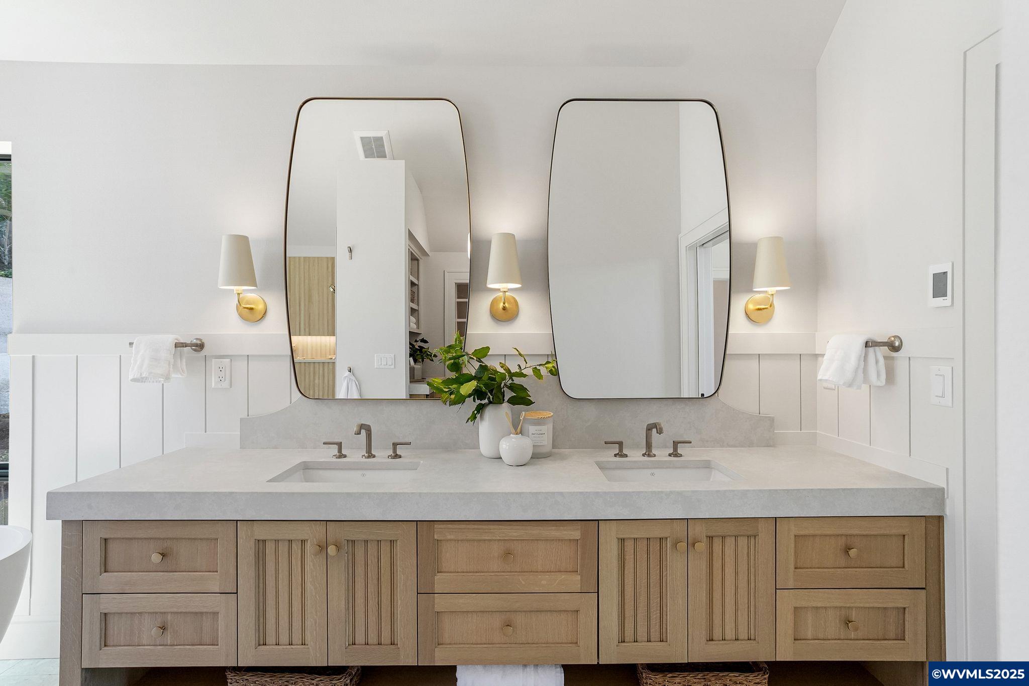 Salem, Oregon, 97302, United States, 3 Bedrooms Bedrooms, ,4 BathroomsBathrooms,Residential,Active,1889351