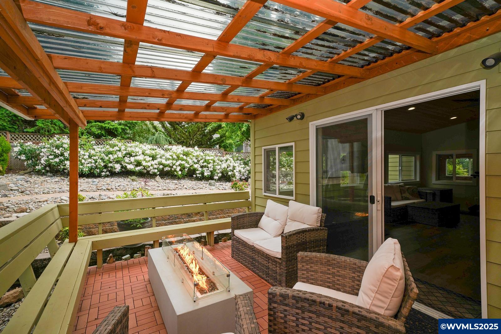 Salem, Oregon, 97302, United States, 3 Bedrooms Bedrooms, ,4 BathroomsBathrooms,Residential,Active,1989789