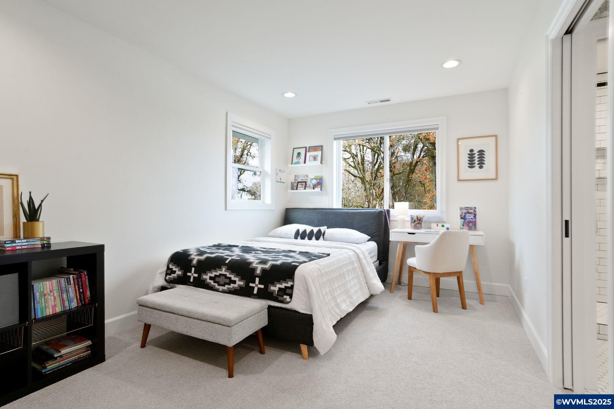 Salem, Oregon, 97302, United States, 5 Bedrooms Bedrooms, ,4 BathroomsBathrooms,Residential,Active,1992265