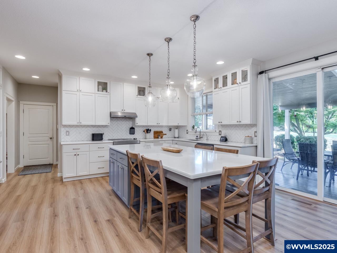 Oregon City, Oregon, 97045, United States, 4 Bedrooms Bedrooms, ,3 BathroomsBathrooms,Residential,Active,1922672