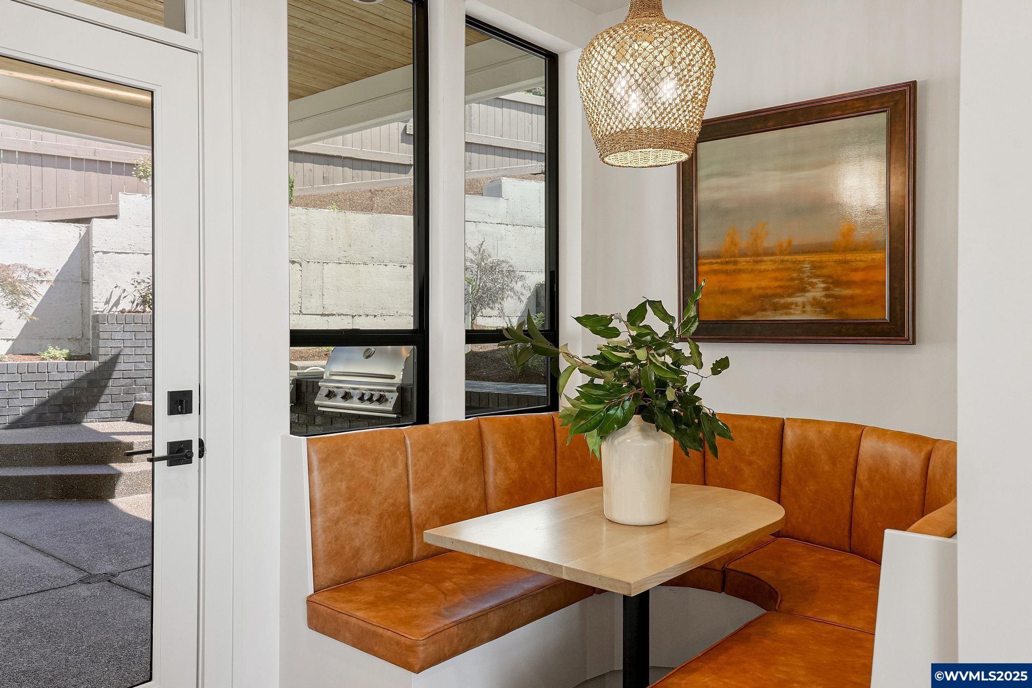 Salem, Oregon, 97302, United States, 3 Bedrooms Bedrooms, ,4 BathroomsBathrooms,Residential,Active,1889351