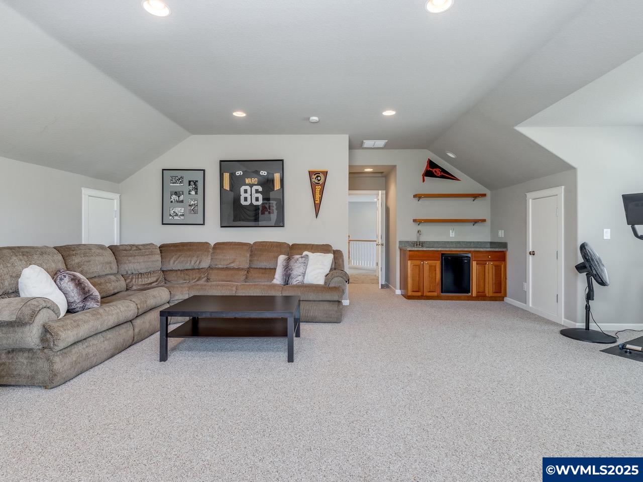 Oregon City, Oregon, 97045, United States, 4 Bedrooms Bedrooms, ,3 BathroomsBathrooms,Residential,Active,1922672