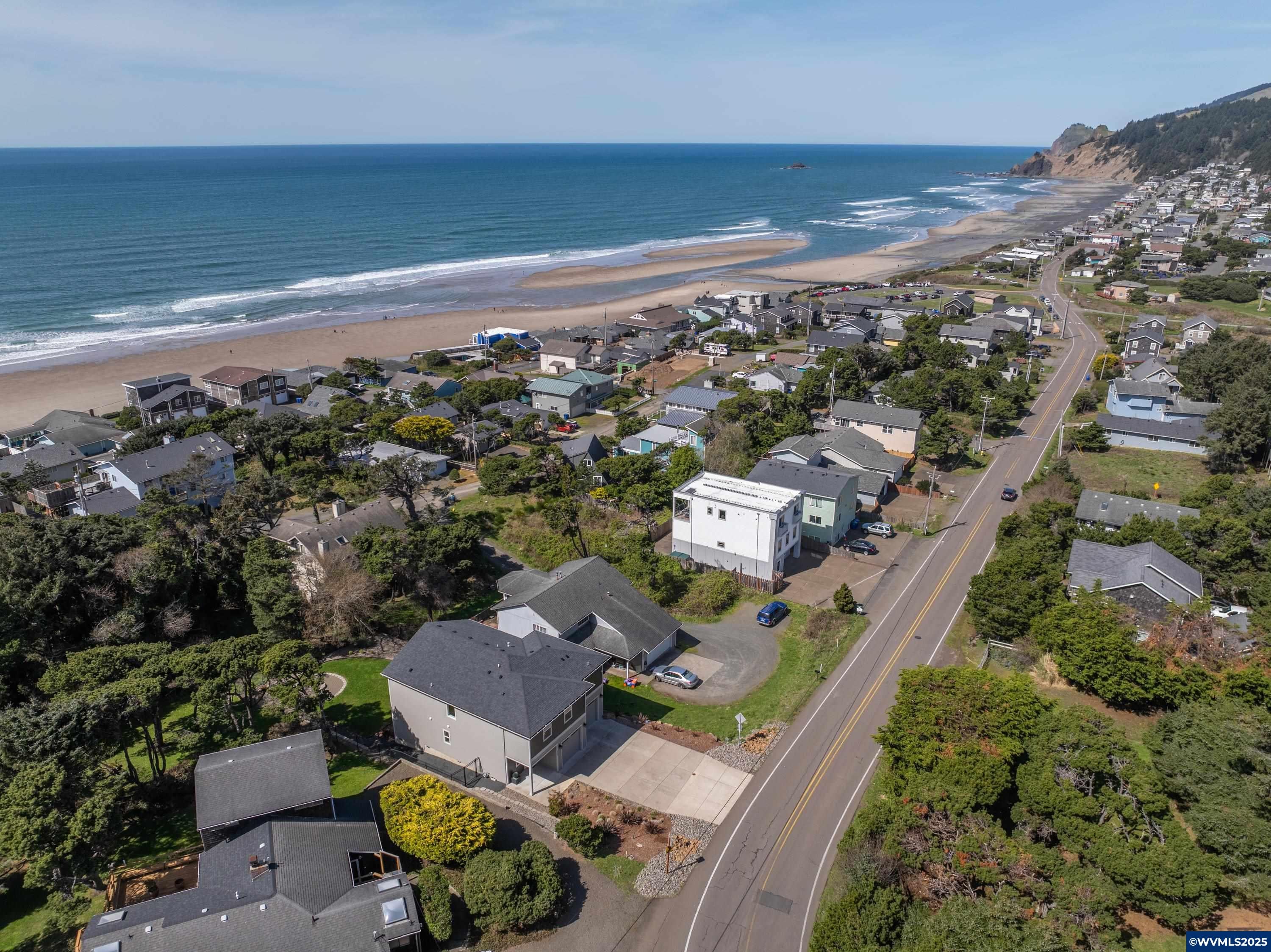 Lincoln City, Oregon, 97367, United States, 3 Bedrooms Bedrooms, ,3 BathroomsBathrooms,Residential,Active,1762853
