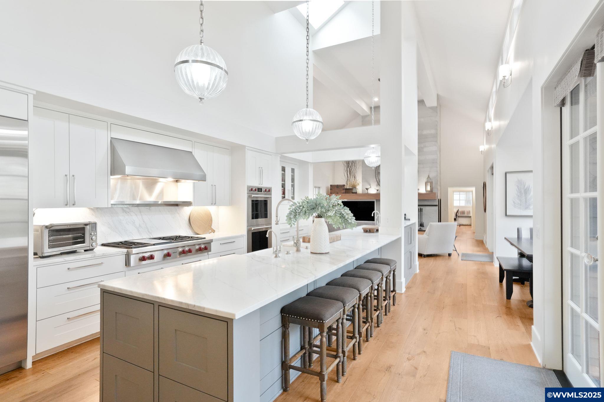 Salem, Oregon, 97302, United States, 5 Bedrooms Bedrooms, ,5 BathroomsBathrooms,Residential,Active,1993680