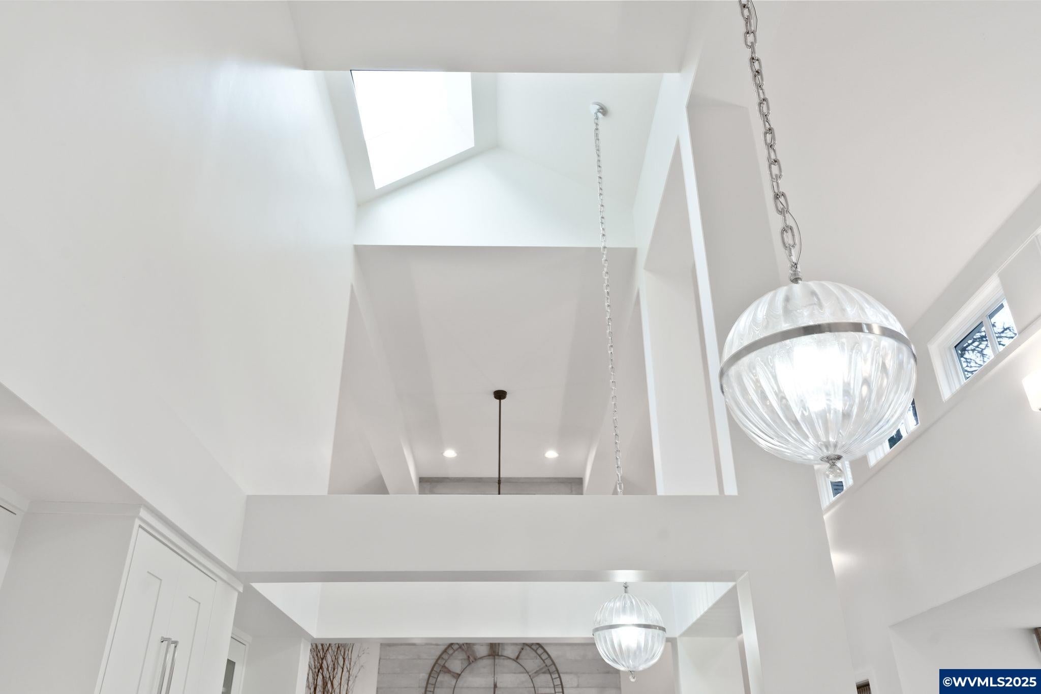 Salem, Oregon, 97302, United States, 5 Bedrooms Bedrooms, ,5 BathroomsBathrooms,Residential,Active,1993680