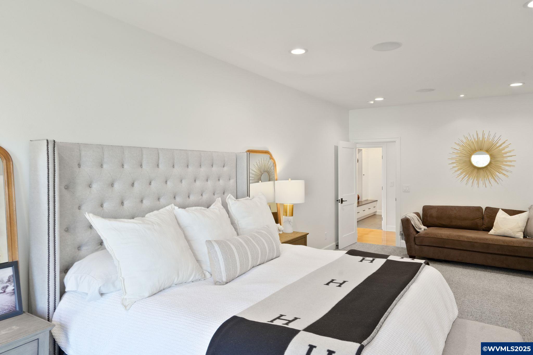 Salem, Oregon, 97302, United States, 5 Bedrooms Bedrooms, ,4 BathroomsBathrooms,Residential,Active,1992265