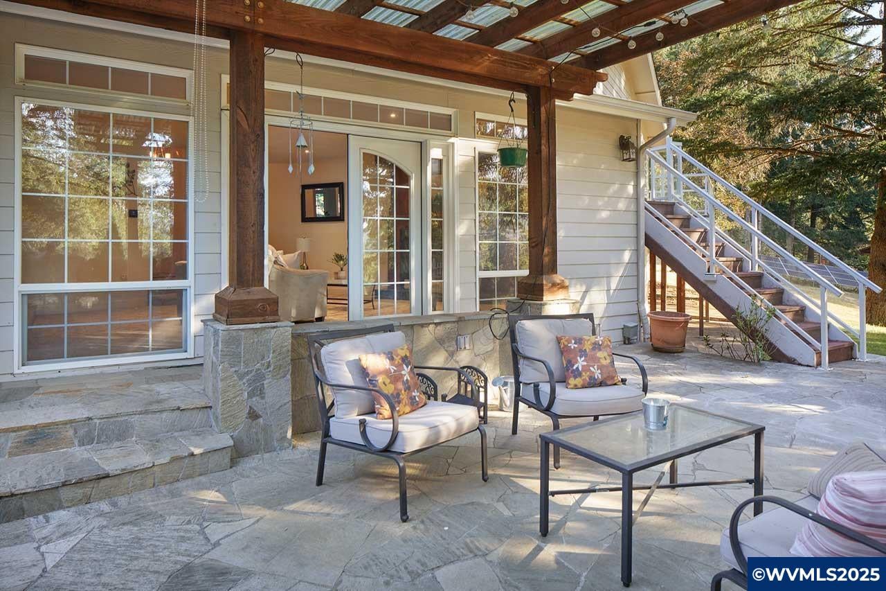 Corvallis, Oregon, 97330, United States, 4 Bedrooms Bedrooms, ,3 BathroomsBathrooms,Residential,Active,1914848