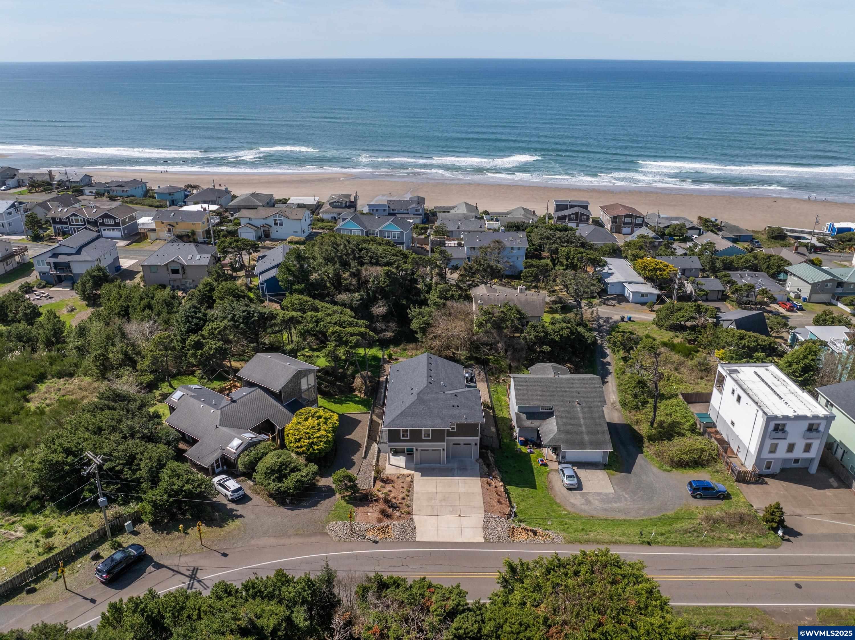 Lincoln City, Oregon, 97367, United States, 3 Bedrooms Bedrooms, ,3 BathroomsBathrooms,Residential,Active,1762853