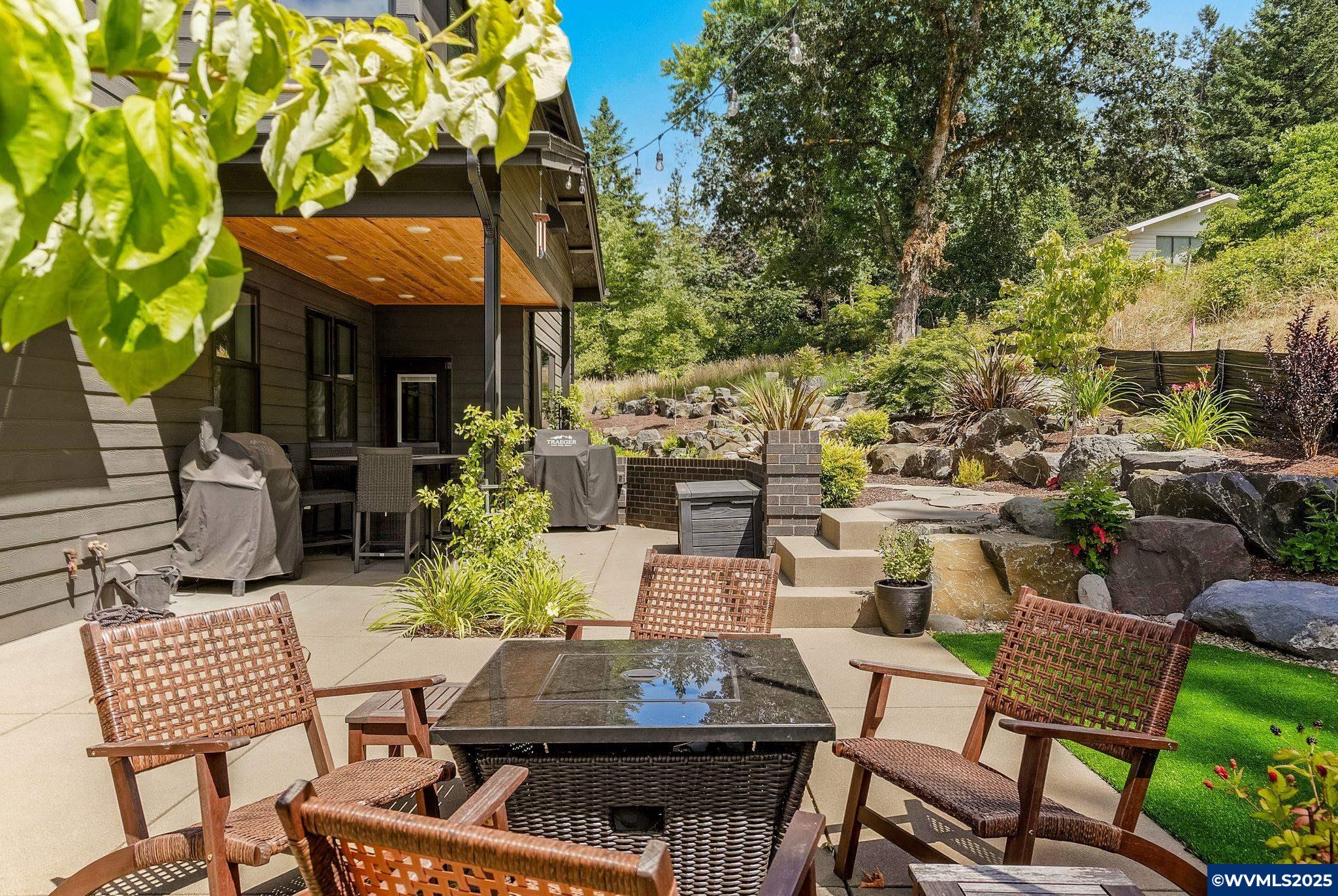 Salem, Oregon, 97302, United States, 5 Bedrooms Bedrooms, ,4 BathroomsBathrooms,Residential,Active,1888951