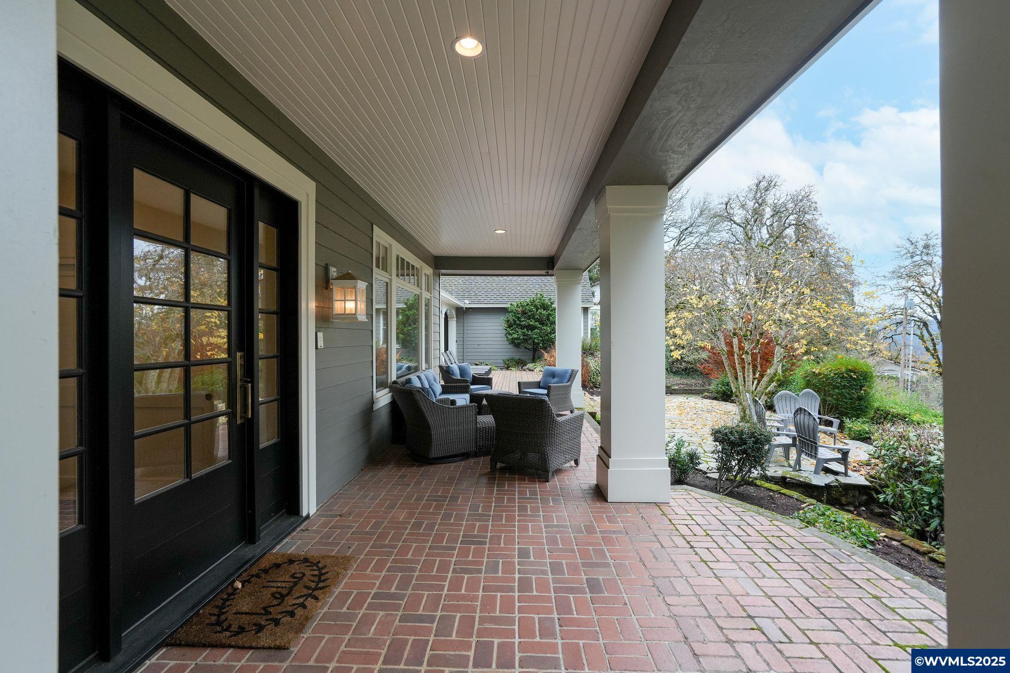 Salem, Oregon, 97302, United States, 5 Bedrooms Bedrooms, ,5 BathroomsBathrooms,Residential,Active,1993680