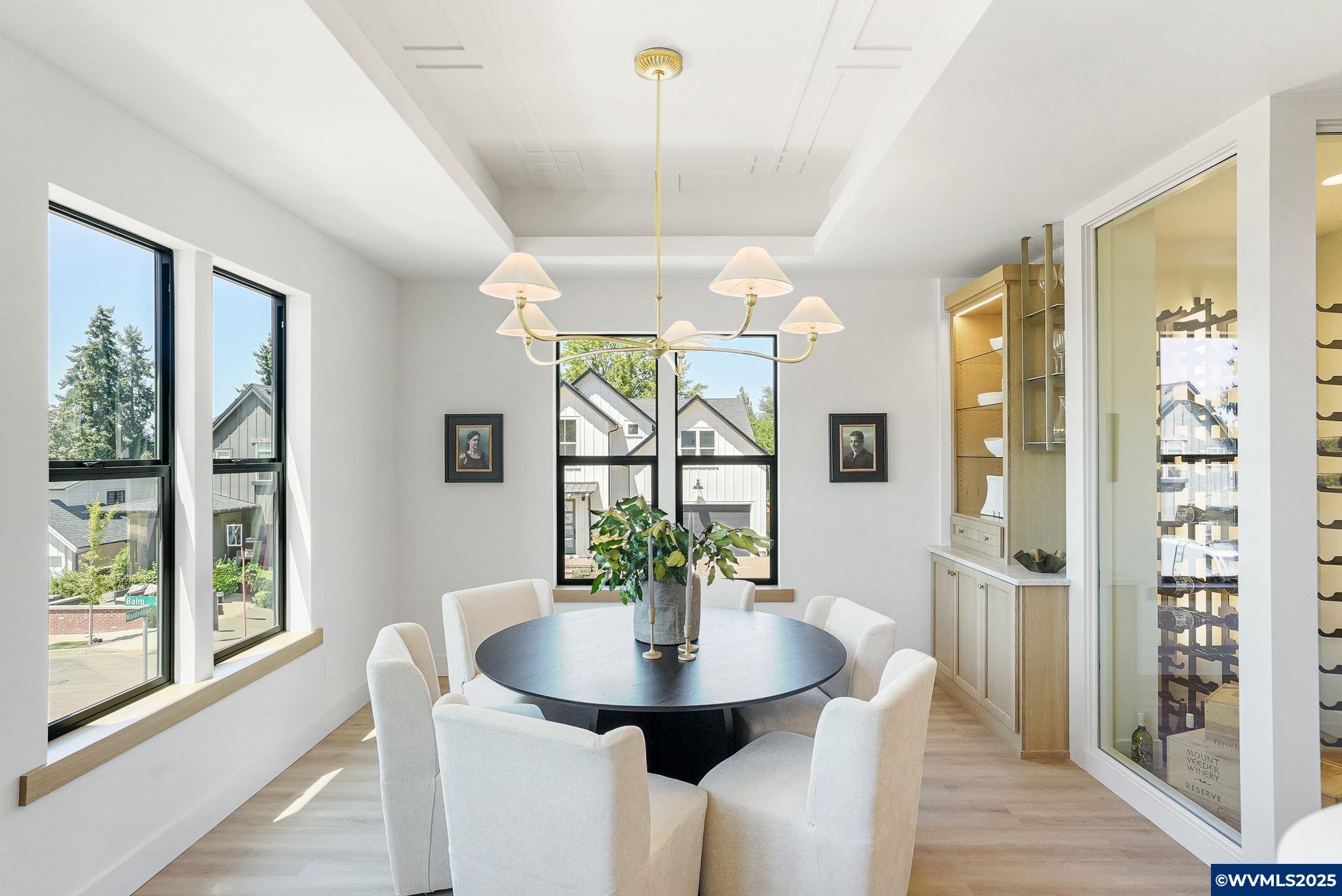 Salem, Oregon, 97302, United States, 3 Bedrooms Bedrooms, ,4 BathroomsBathrooms,Residential,Active,1889351