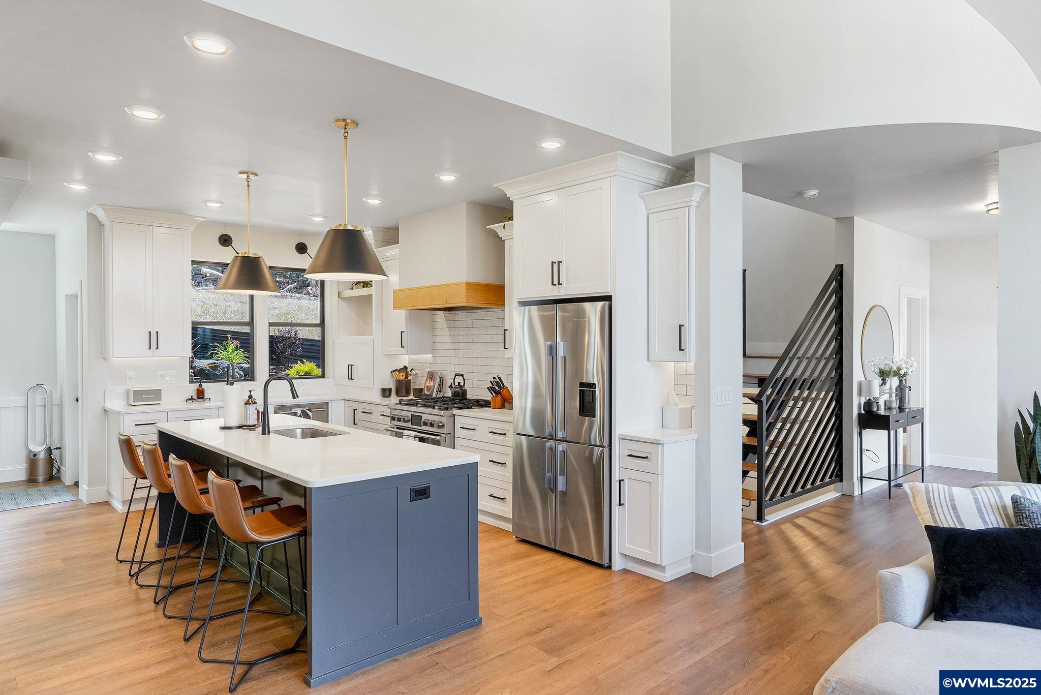 Salem, Oregon, 97302, United States, 5 Bedrooms Bedrooms, ,4 BathroomsBathrooms,Residential,Active,1888951