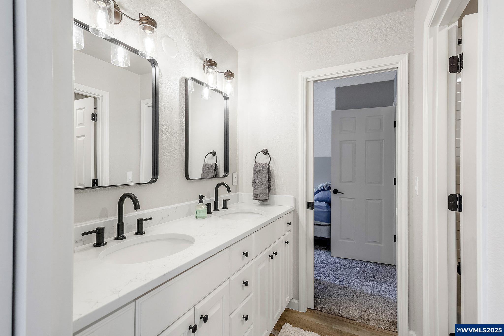 Salem, Oregon, 97302, United States, ,5 BathroomsBathrooms,Residential,Active,1849214