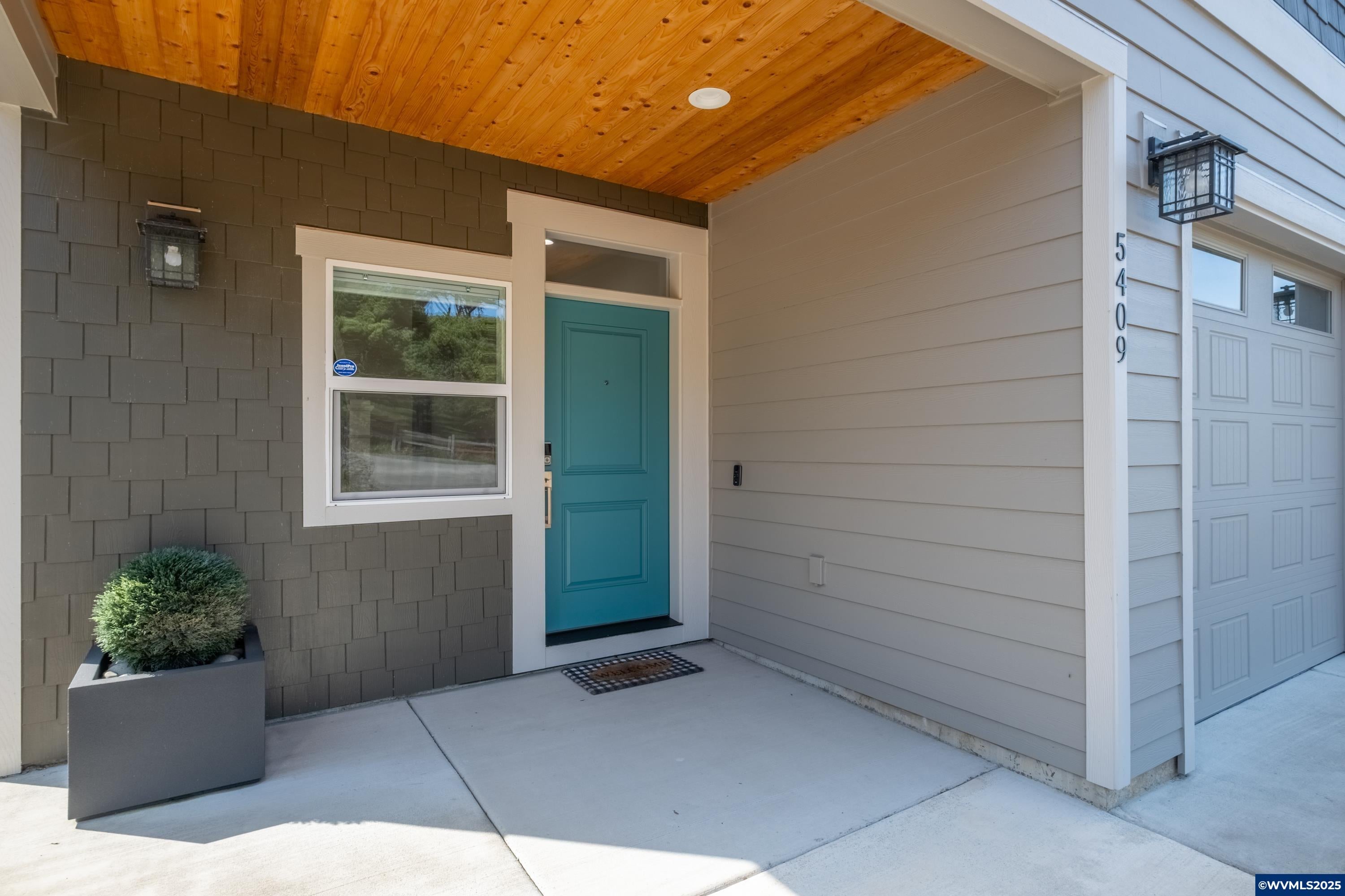 Lincoln City, Oregon, 97367, United States, 3 Bedrooms Bedrooms, ,3 BathroomsBathrooms,Residential,Active,1762853