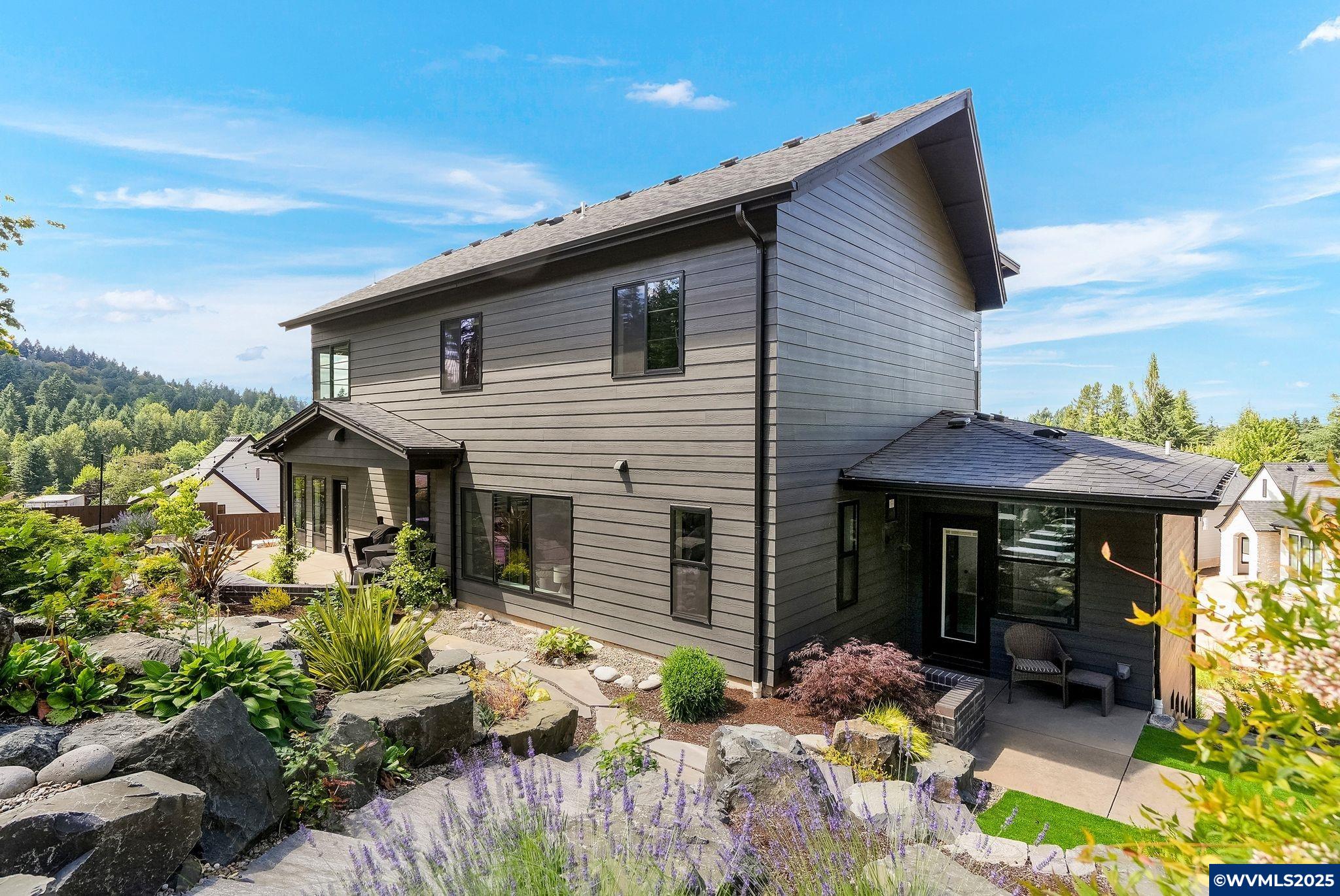 Salem, Oregon, 97302, United States, 5 Bedrooms Bedrooms, ,4 BathroomsBathrooms,Residential,Active,1888951