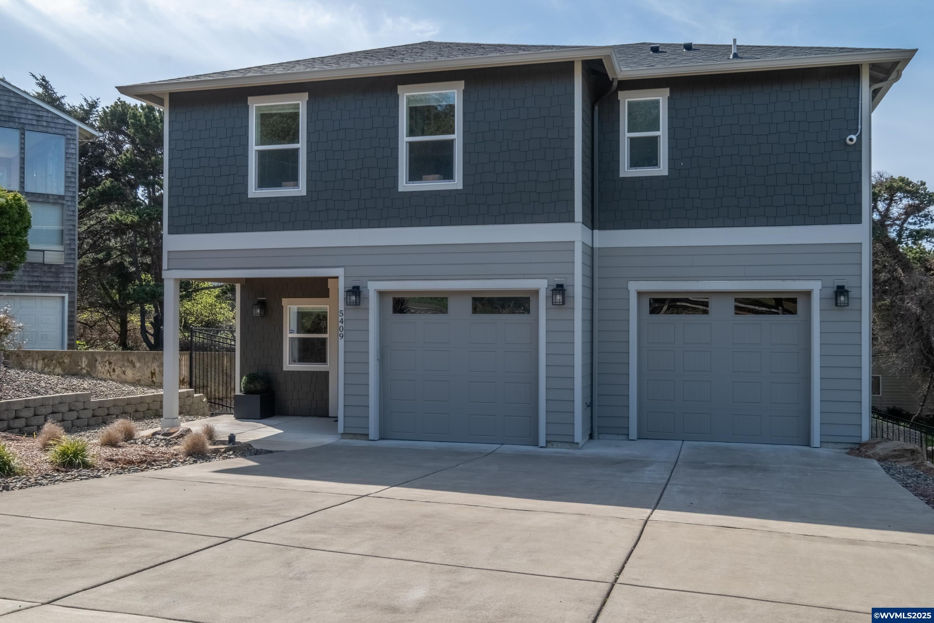 Lincoln City, Oregon, 97367, United States, 3 Bedrooms Bedrooms, ,3 BathroomsBathrooms,Residential,Active,1762853