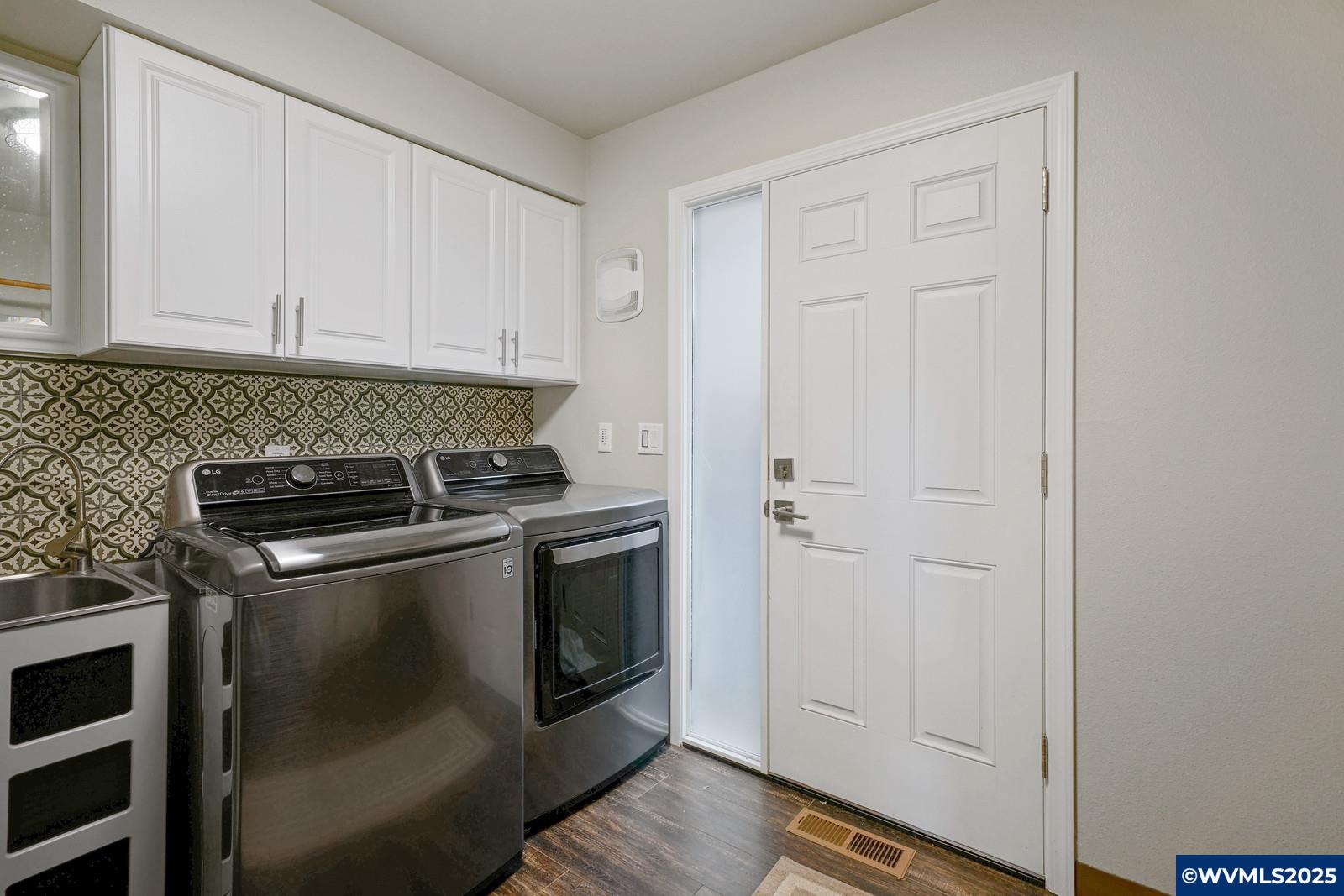 Salem, Oregon, 97302, United States, 3 Bedrooms Bedrooms, ,4 BathroomsBathrooms,Residential,Active,1989789