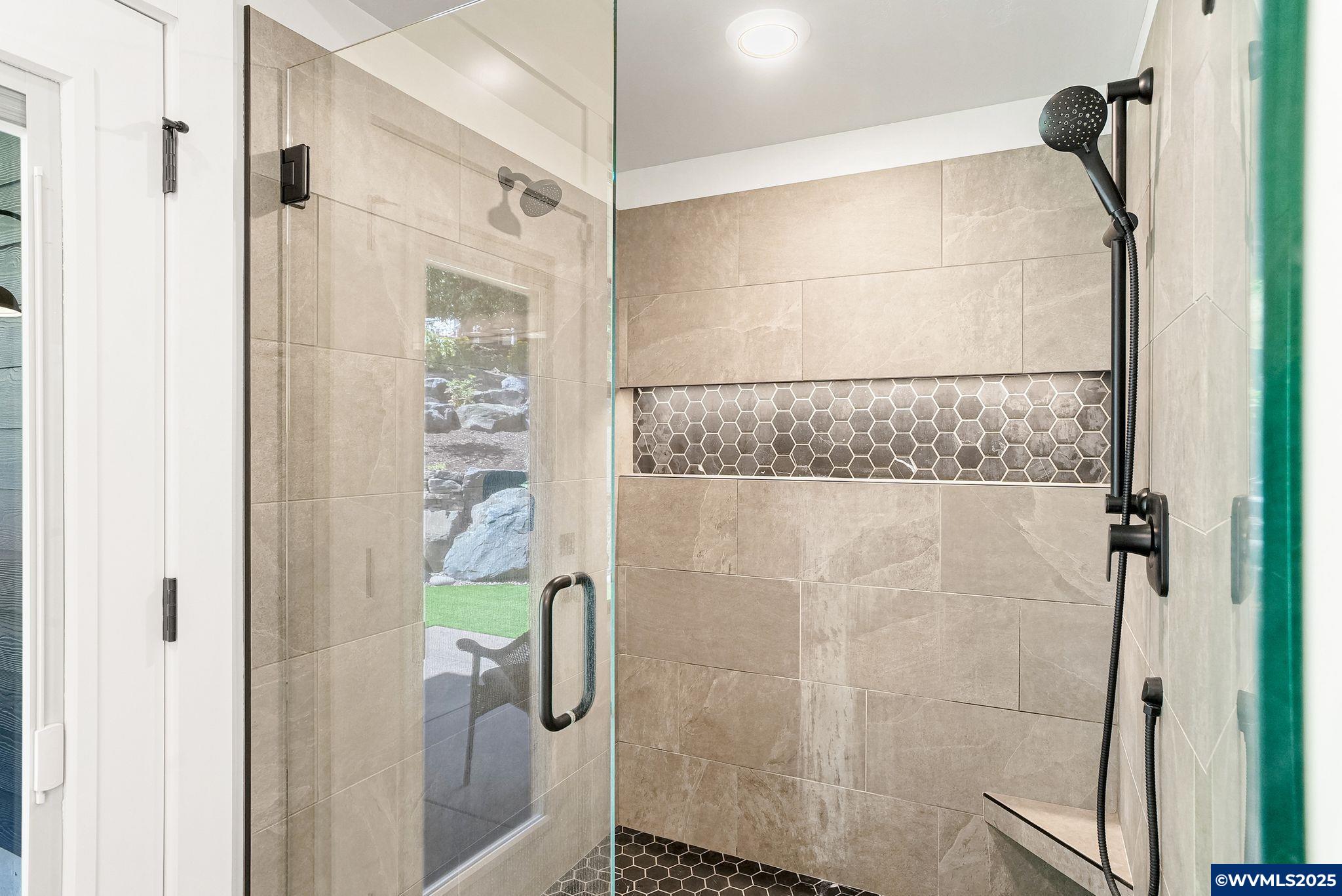 Salem, Oregon, 97302, United States, 5 Bedrooms Bedrooms, ,4 BathroomsBathrooms,Residential,Active,1888951