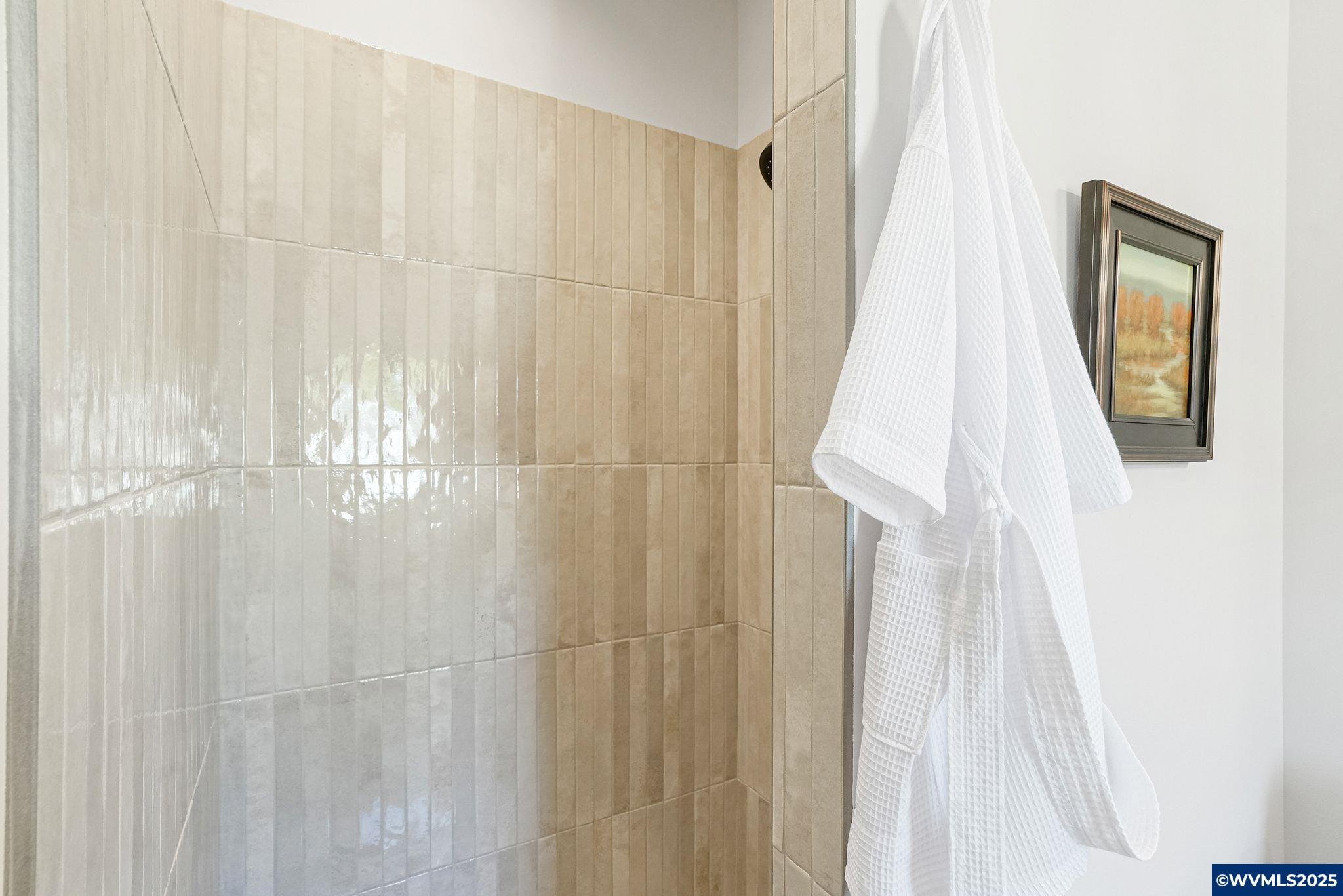 Salem, Oregon, 97302, United States, 3 Bedrooms Bedrooms, ,4 BathroomsBathrooms,Residential,Active,1889351