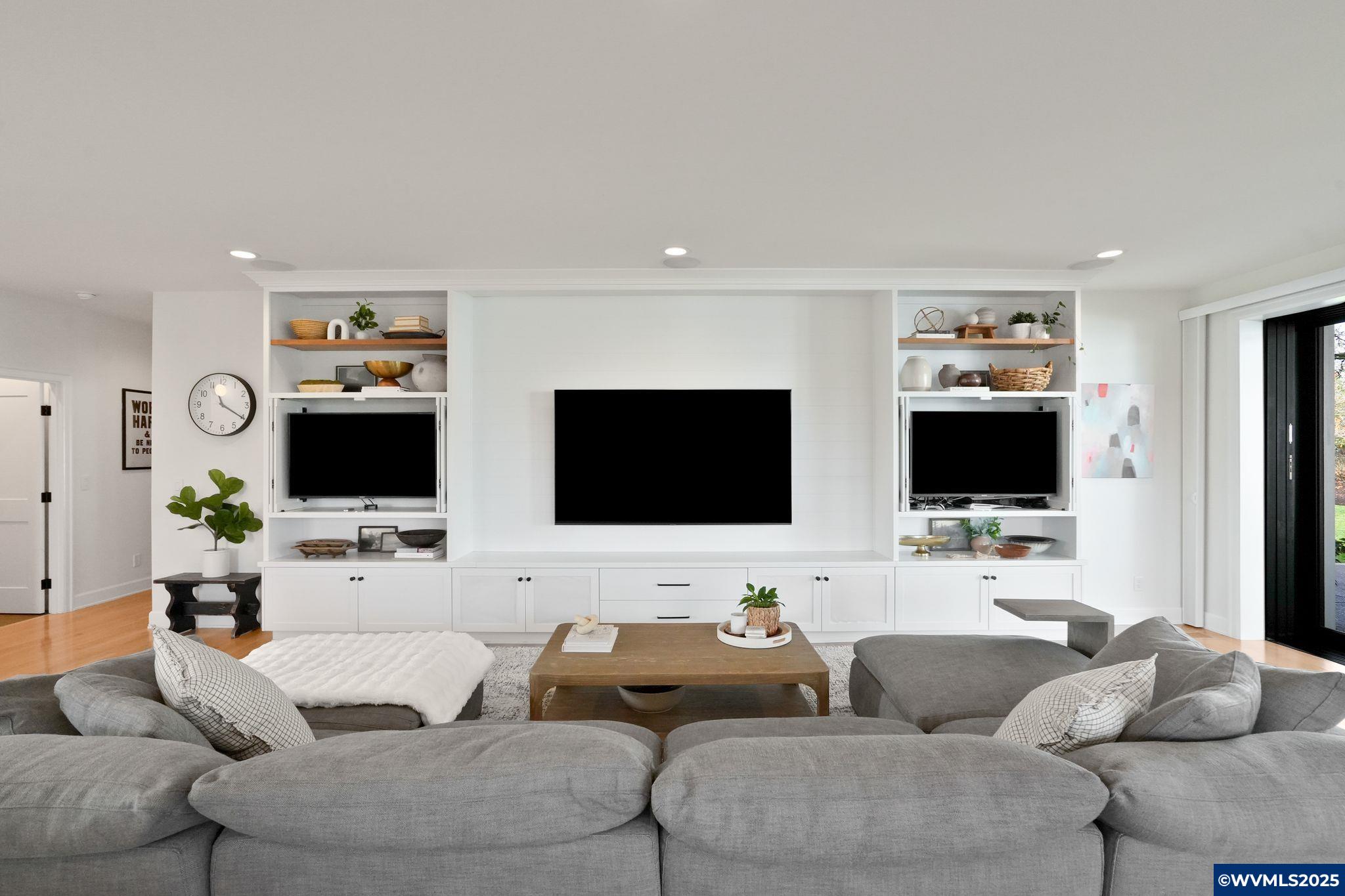 Salem, Oregon, 97302, United States, 5 Bedrooms Bedrooms, ,4 BathroomsBathrooms,Residential,Active,1992265