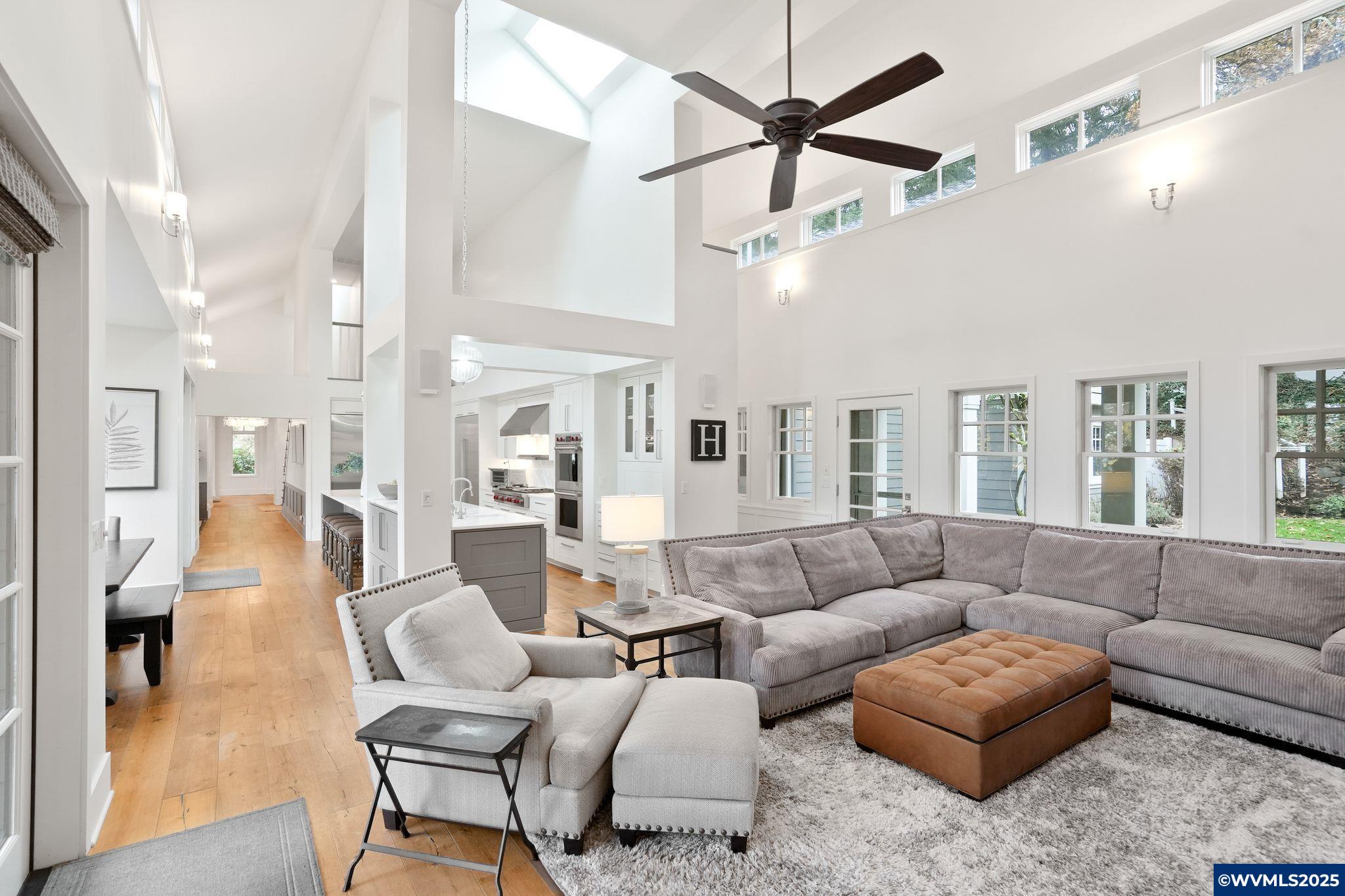 Salem, Oregon, 97302, United States, 5 Bedrooms Bedrooms, ,5 BathroomsBathrooms,Residential,Active,1993680