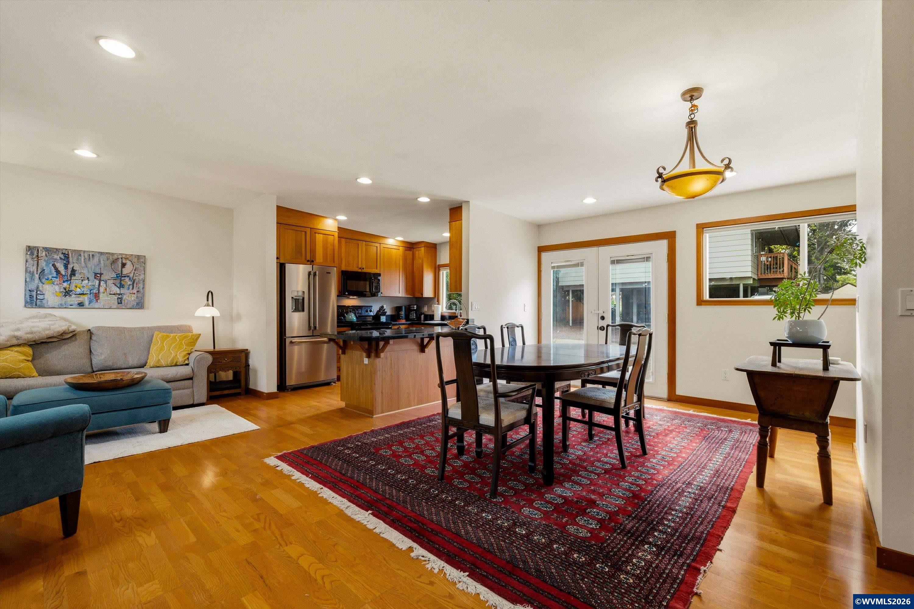 Corvallis, Oregon, 97330, United States, 6 Bedrooms Bedrooms, ,5 BathroomsBathrooms,Residential,Active,2032418