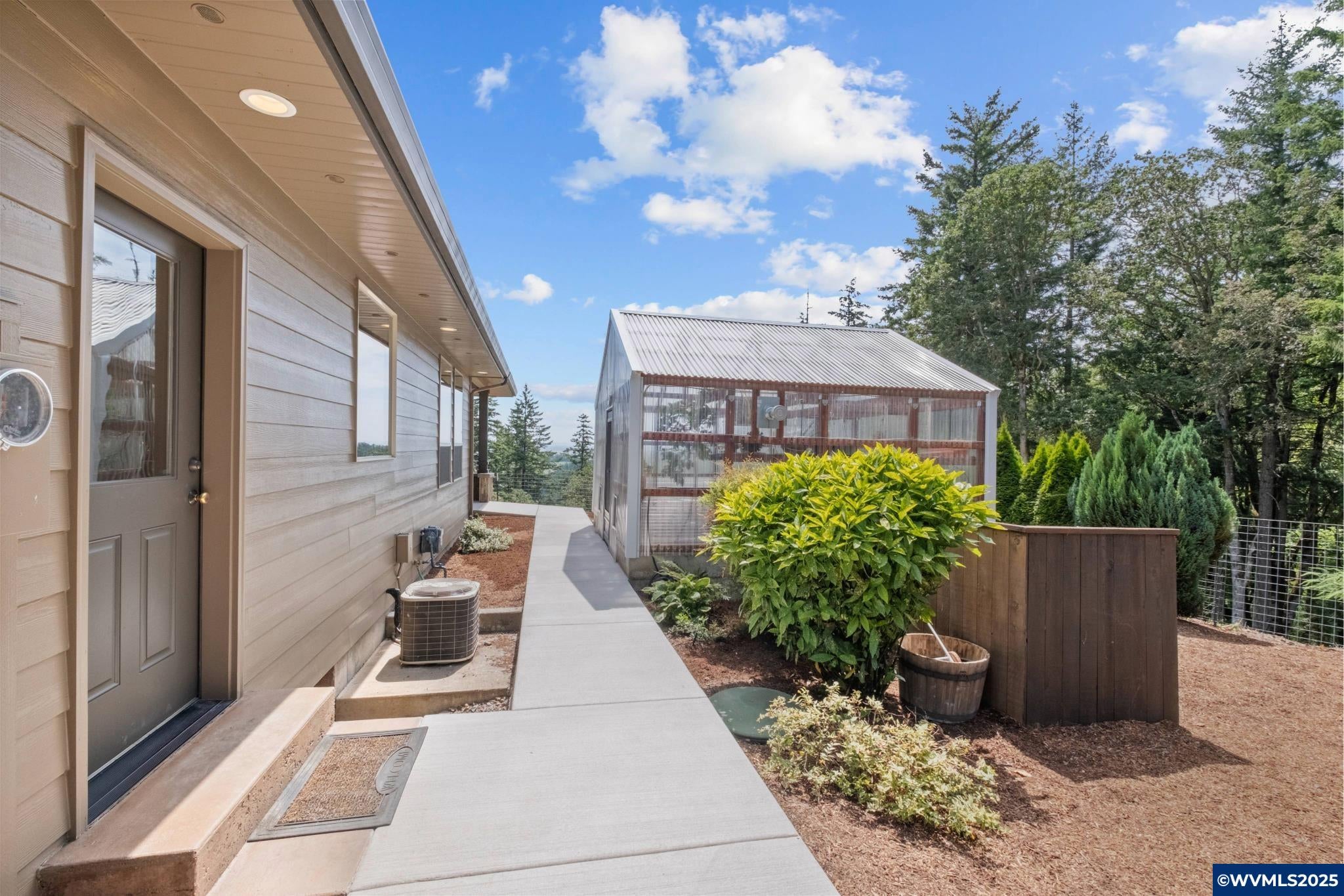 Brownsville, Oregon, 97327, United States, ,4 BathroomsBathrooms,Residential,Active,1859350