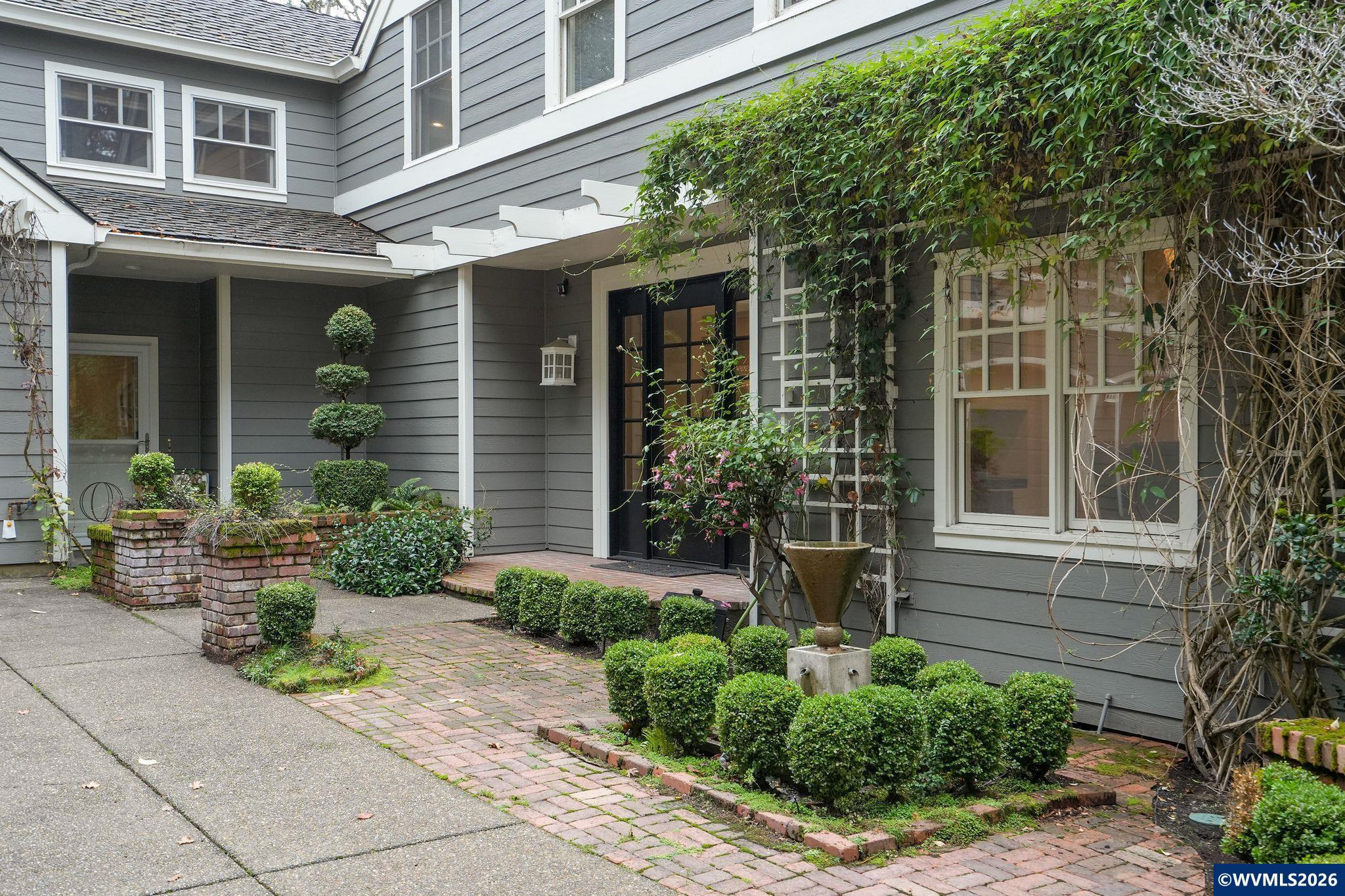 Salem, Oregon, 97302, United States, 5 Bedrooms Bedrooms, ,5 BathroomsBathrooms,Residential,Active,2045793