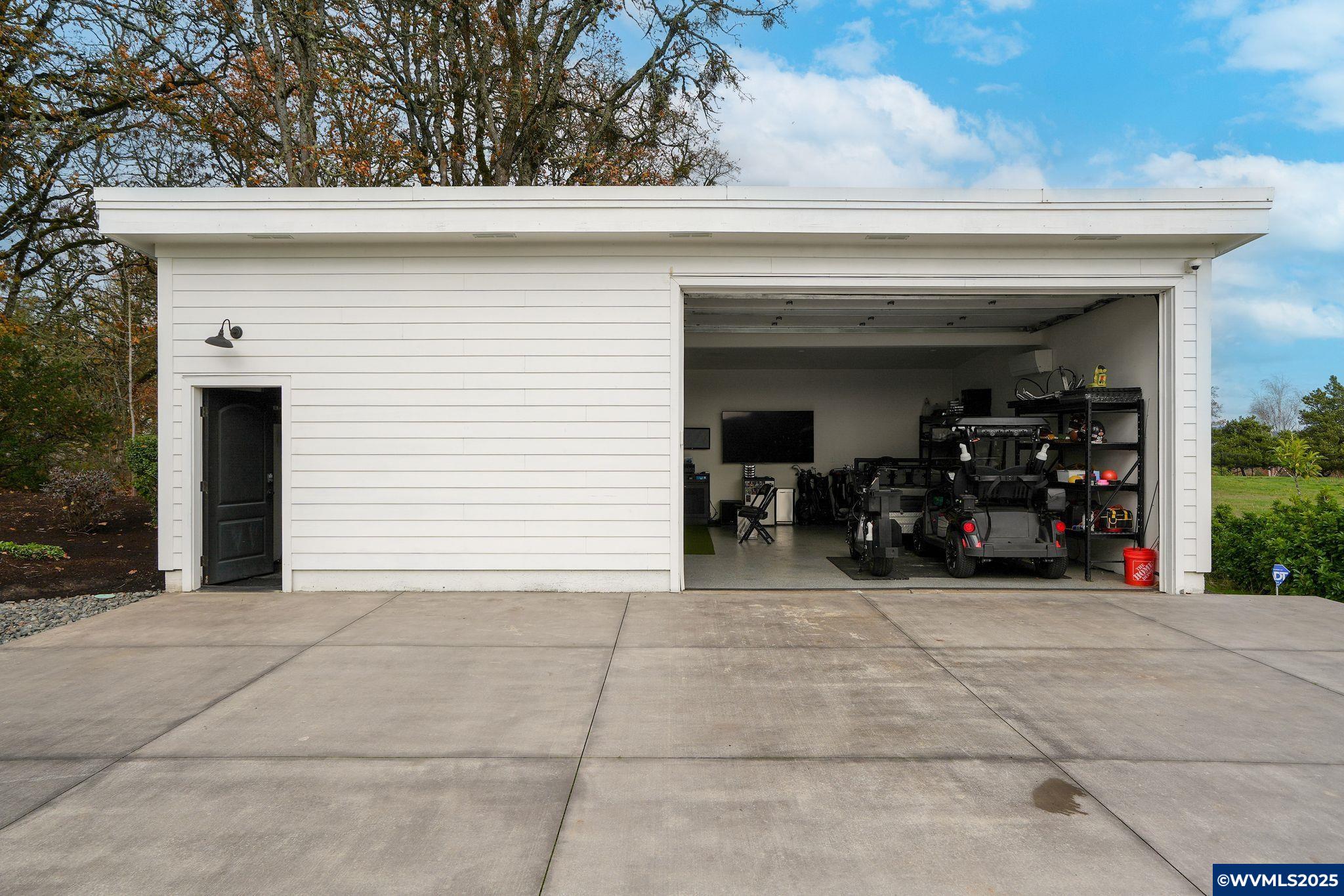 Salem, Oregon, 97302, United States, 5 Bedrooms Bedrooms, ,4 BathroomsBathrooms,Residential,Active,1992265