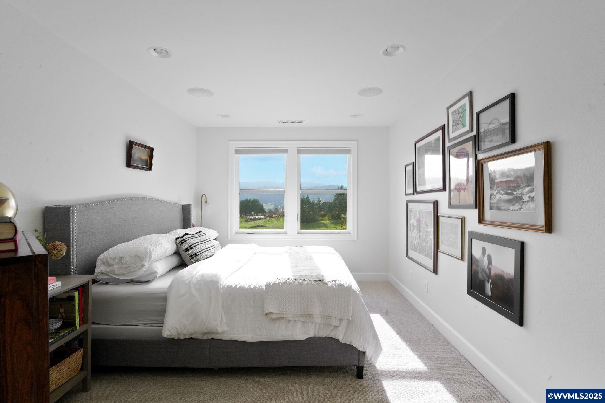 Salem, Oregon, 97302, United States, 5 Bedrooms Bedrooms, ,4 BathroomsBathrooms,Residential,Active,1992265