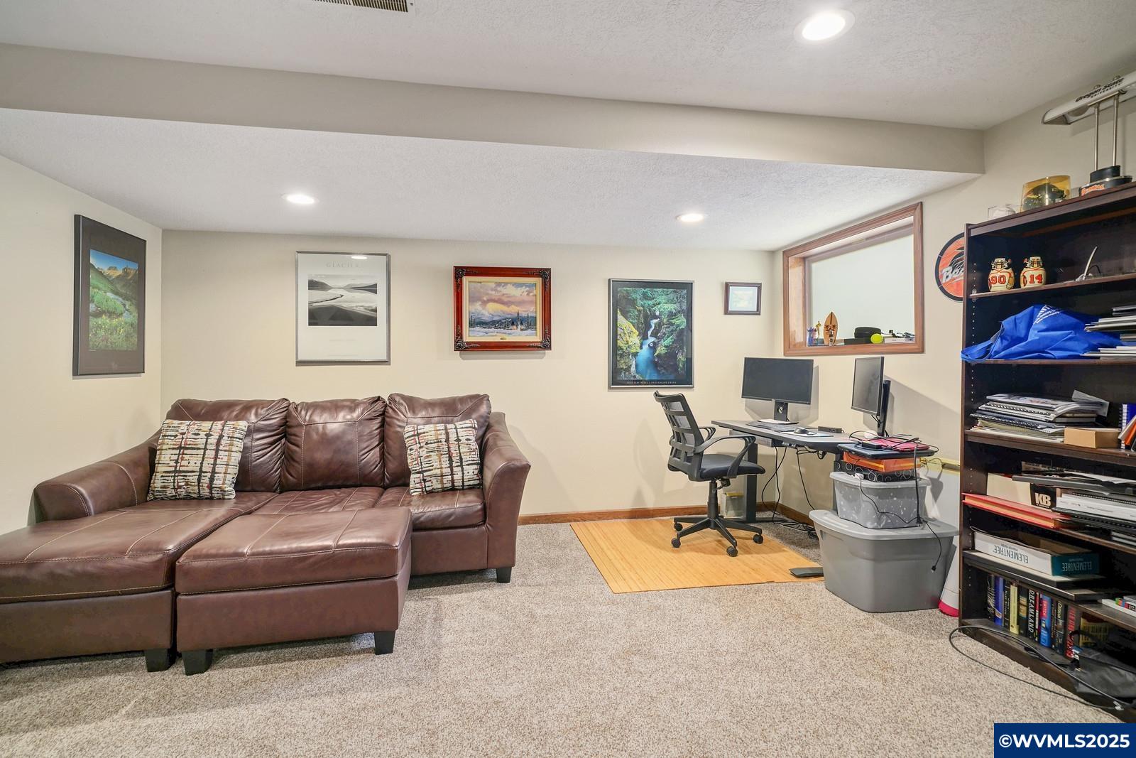 Salem, Oregon, 97302, United States, 3 Bedrooms Bedrooms, ,4 BathroomsBathrooms,Residential,Active,1989789