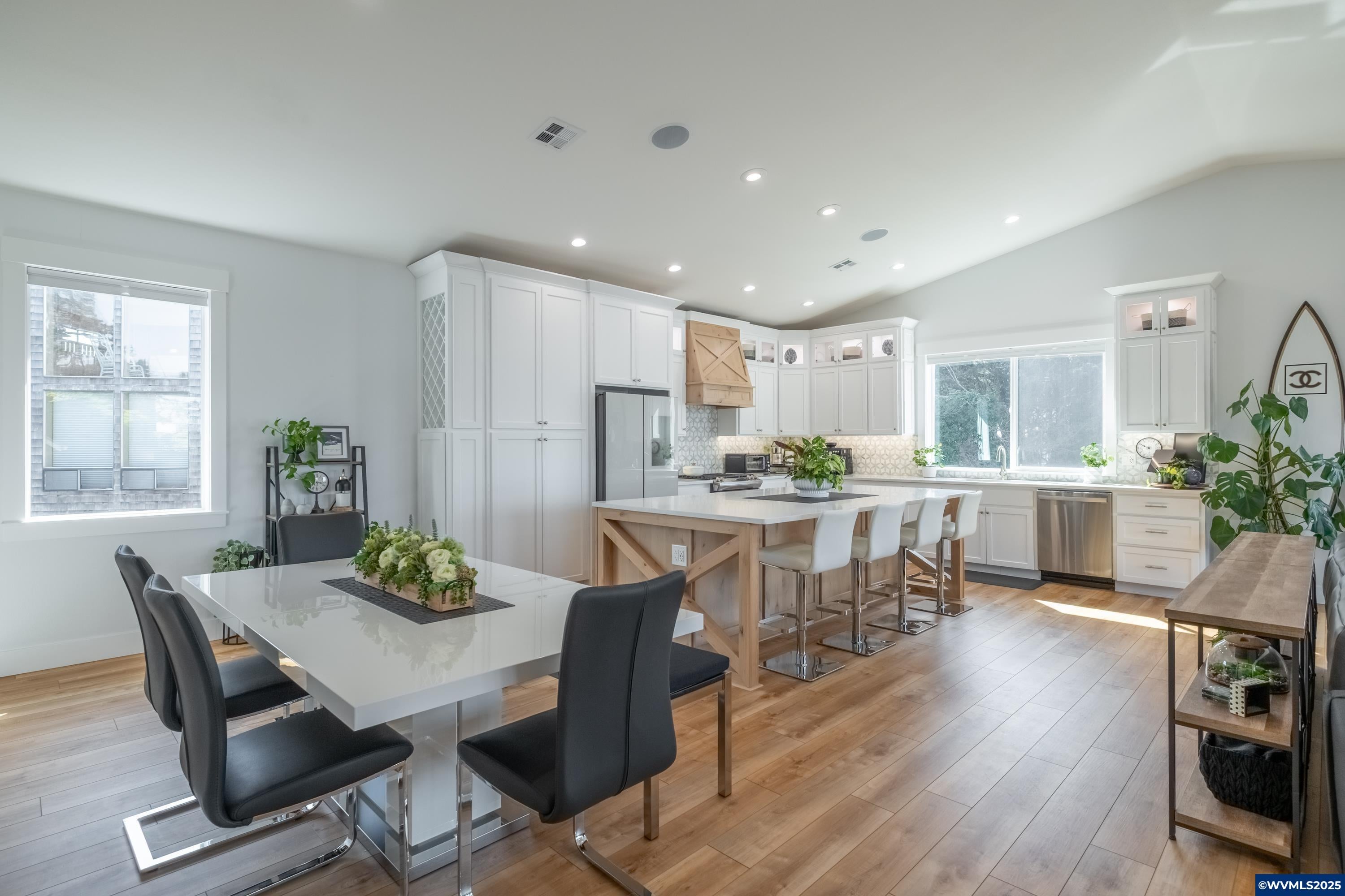 Lincoln City, Oregon, 97367, United States, 3 Bedrooms Bedrooms, ,3 BathroomsBathrooms,Residential,Active,1762853