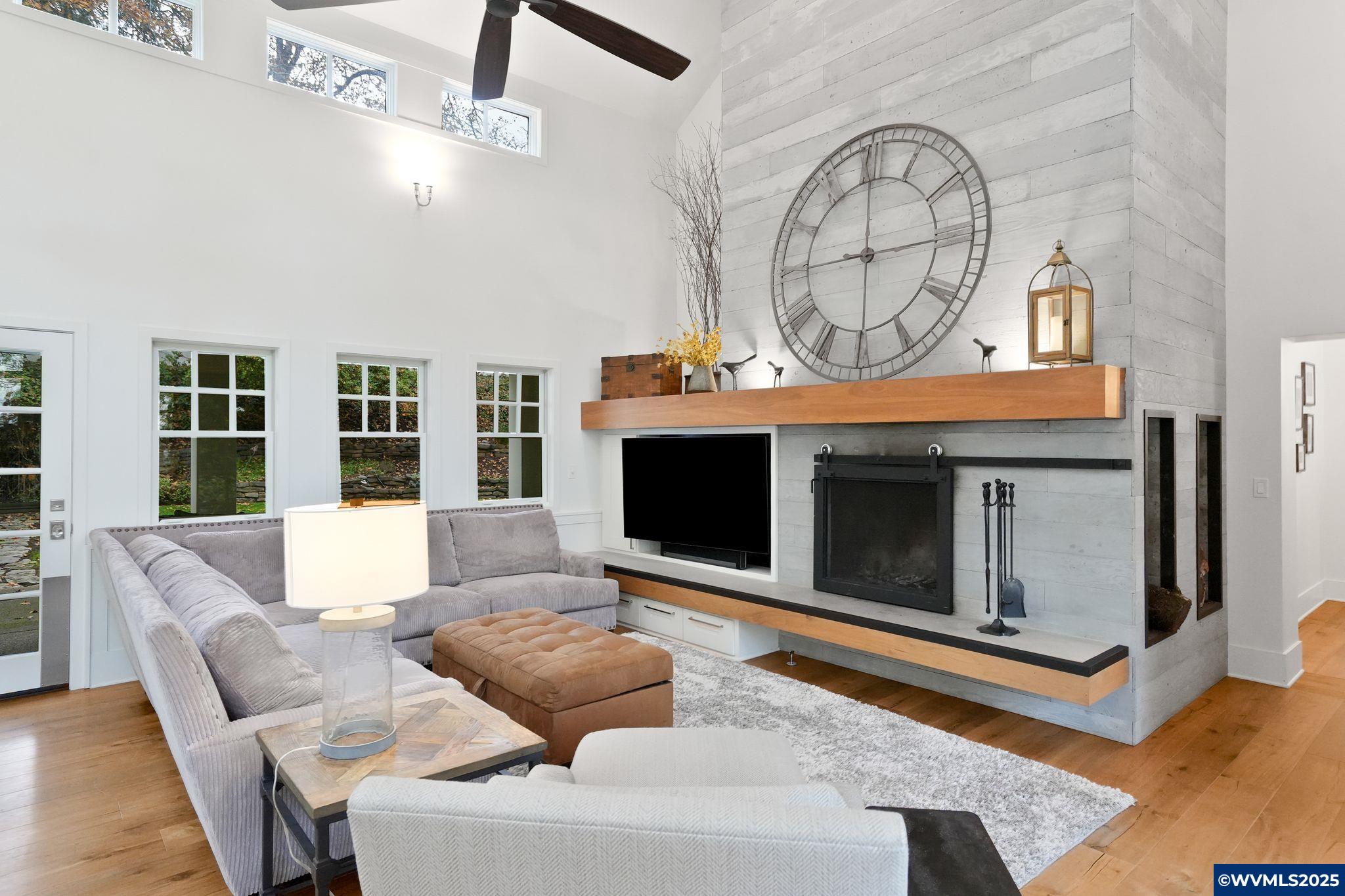 Salem, Oregon, 97302, United States, 5 Bedrooms Bedrooms, ,5 BathroomsBathrooms,Residential,Active,1993680