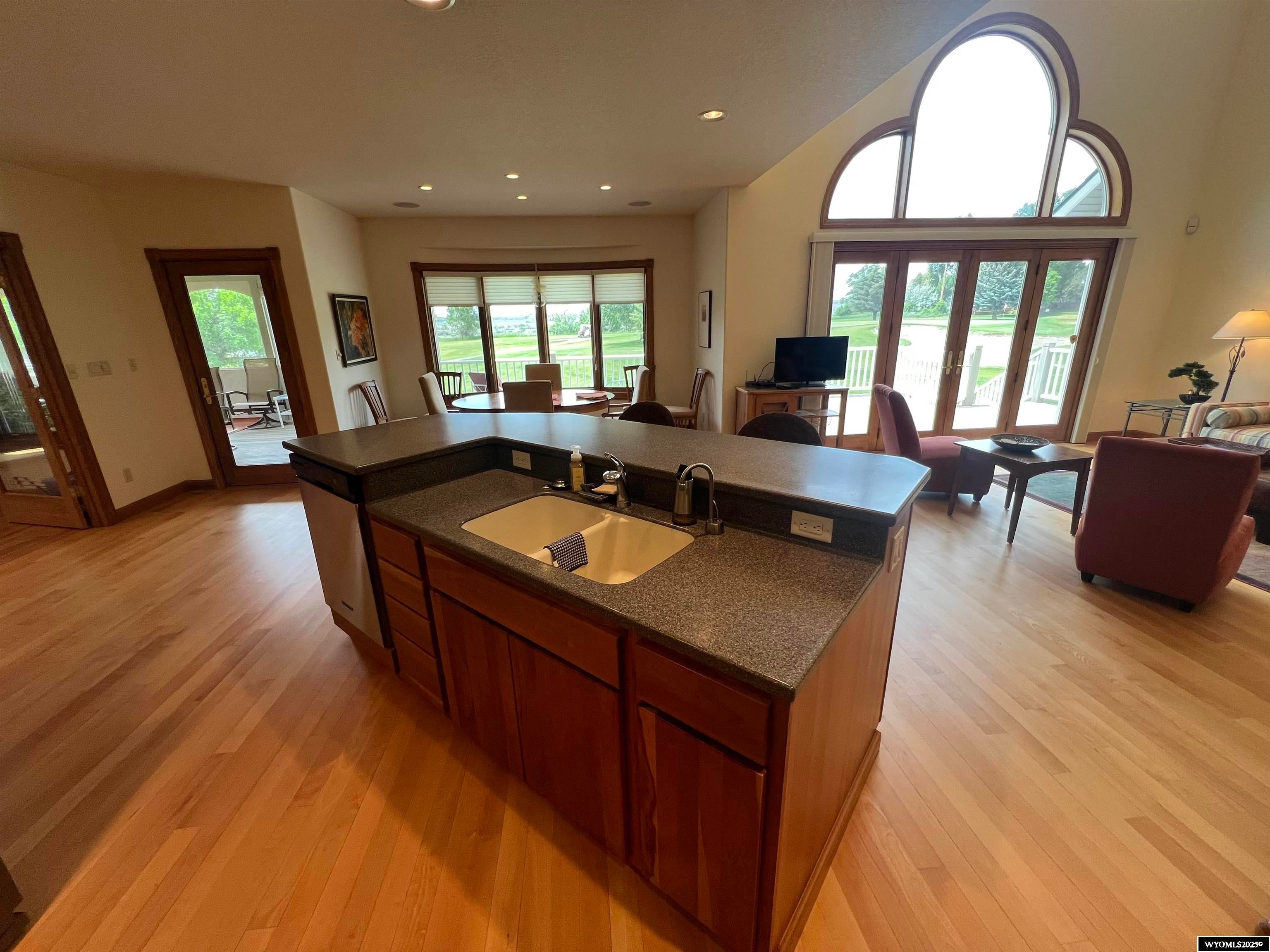 Riverton, Wyoming, 82501, United States, 5 Bedrooms Bedrooms, ,5 BathroomsBathrooms,Residential,Active,1859348