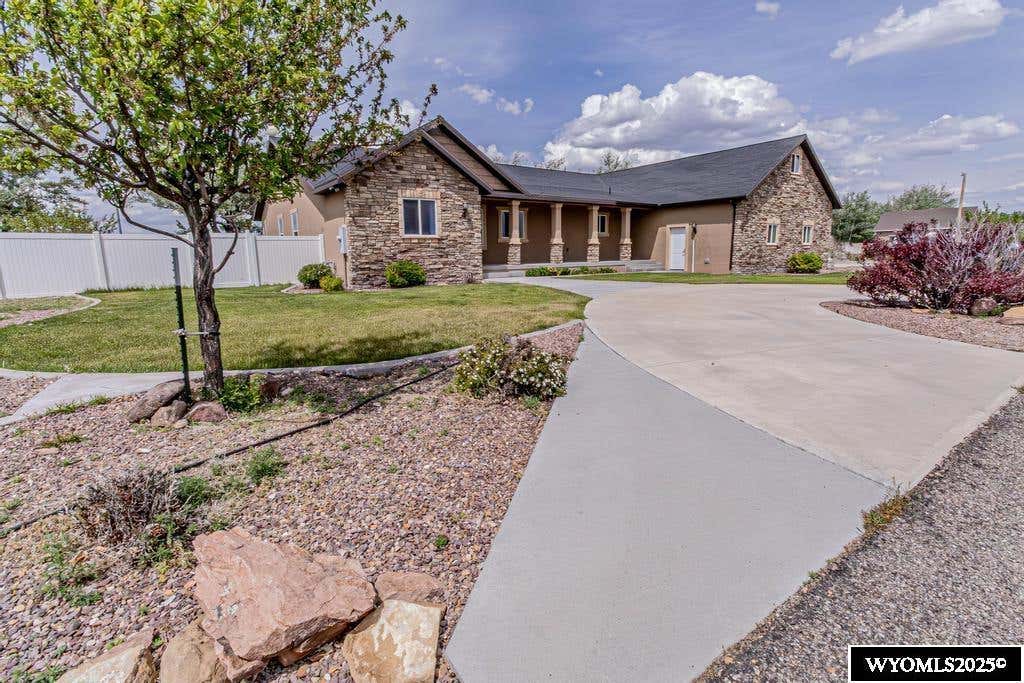 1011 HERITAGE COVE Dr  