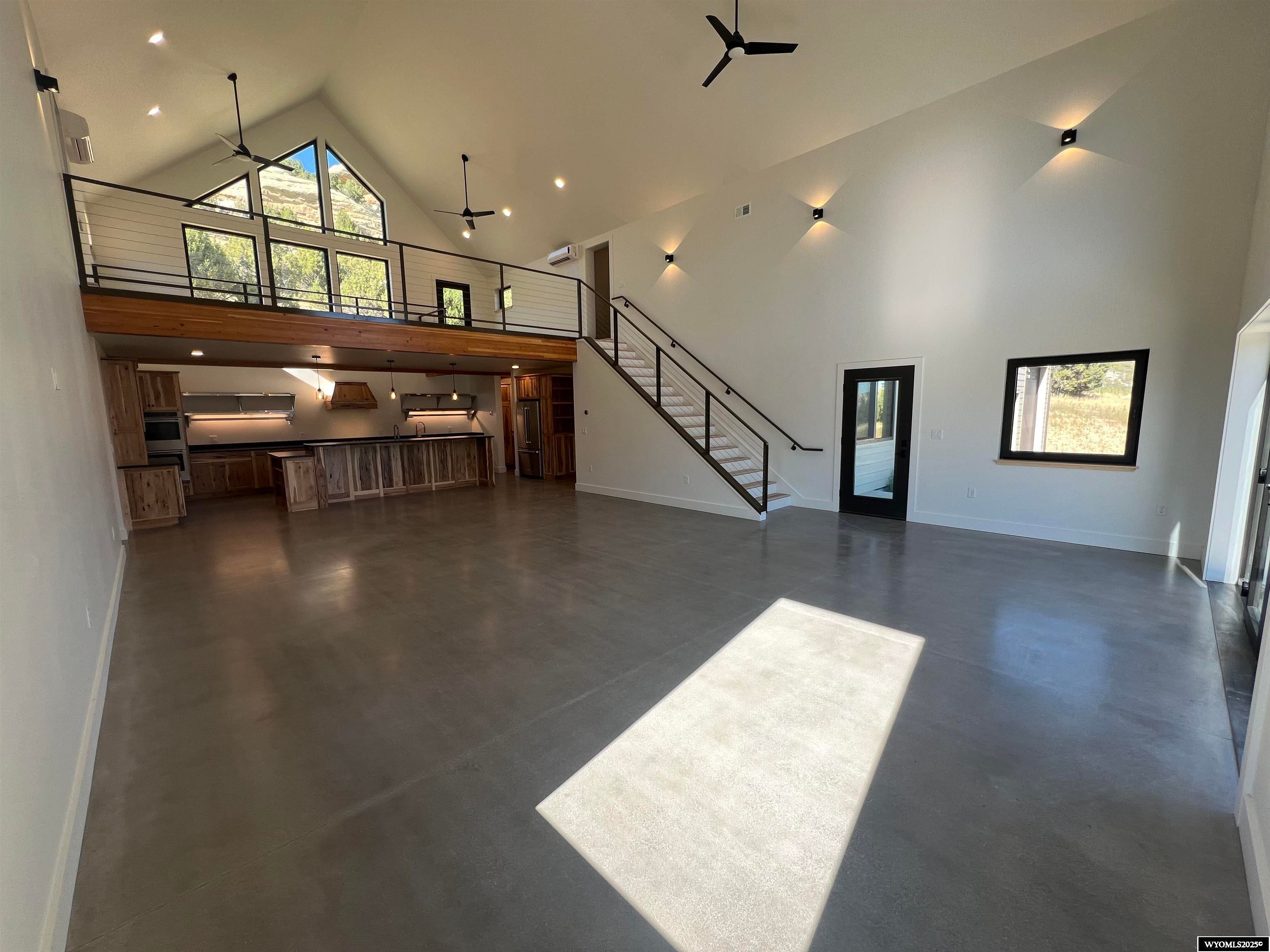 Lander, Wyoming, 82520, United States, 5 Bedrooms Bedrooms, ,3 BathroomsBathrooms,Residential,Active,1871269