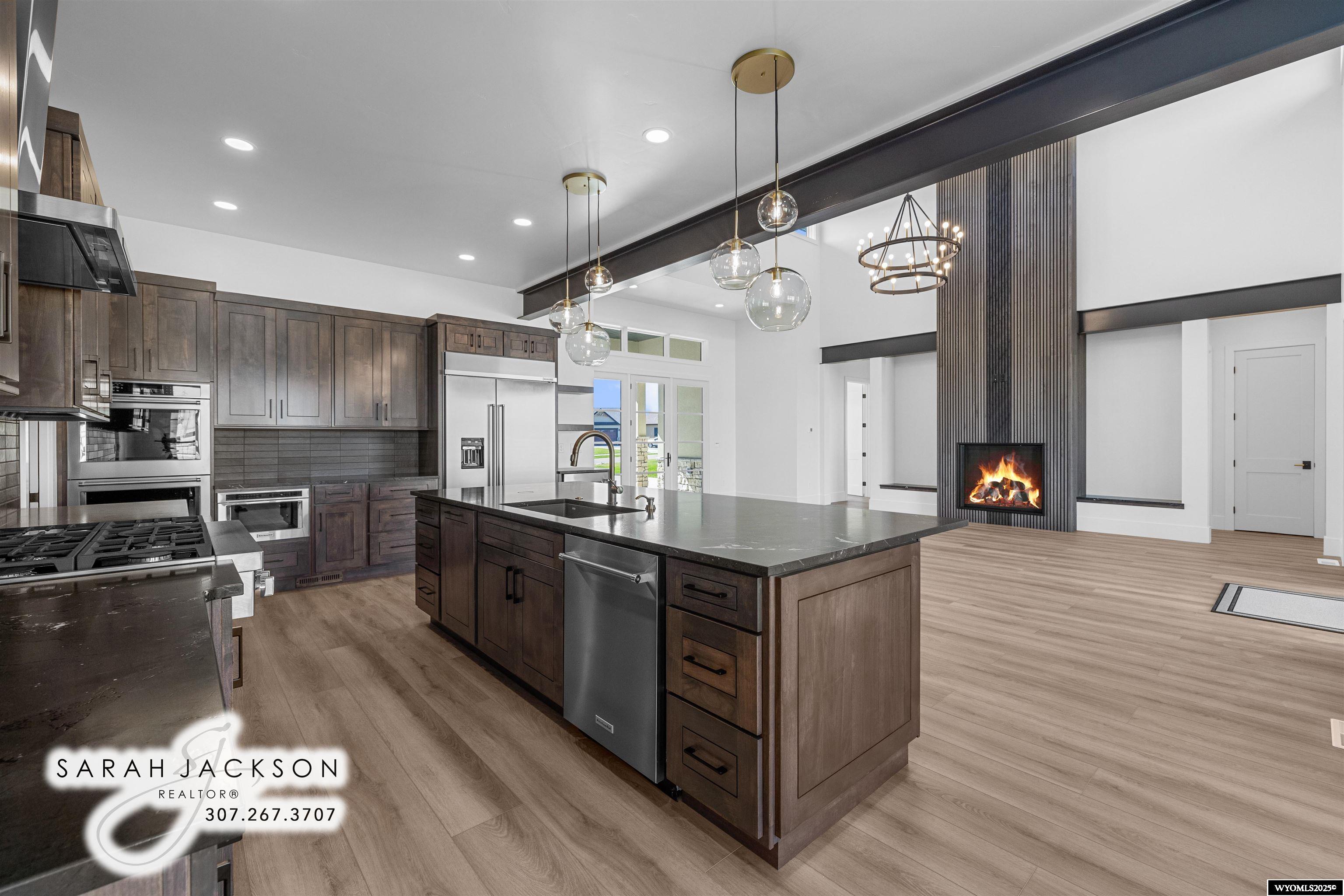 Casper, Wyoming, 82604, United States, 4 Bedrooms Bedrooms, ,5 BathroomsBathrooms,Residential,Active,1953987