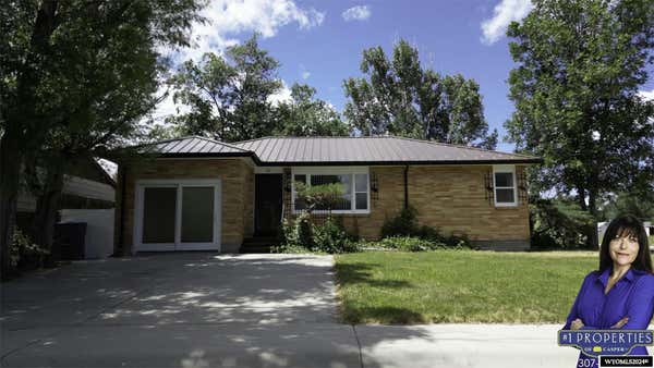 701 GRANT AVE, GLENROCK, WY 82637 - Image 1