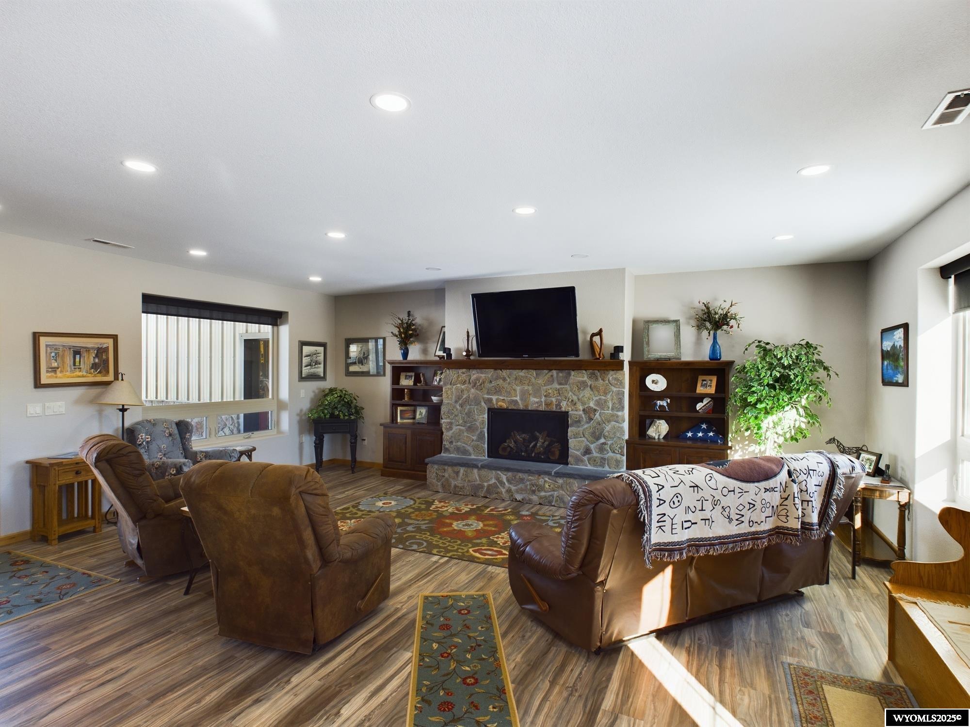 Buffalo, Wyoming, 82834, United States, ,2 BathroomsBathrooms,Residential,Active,1715420