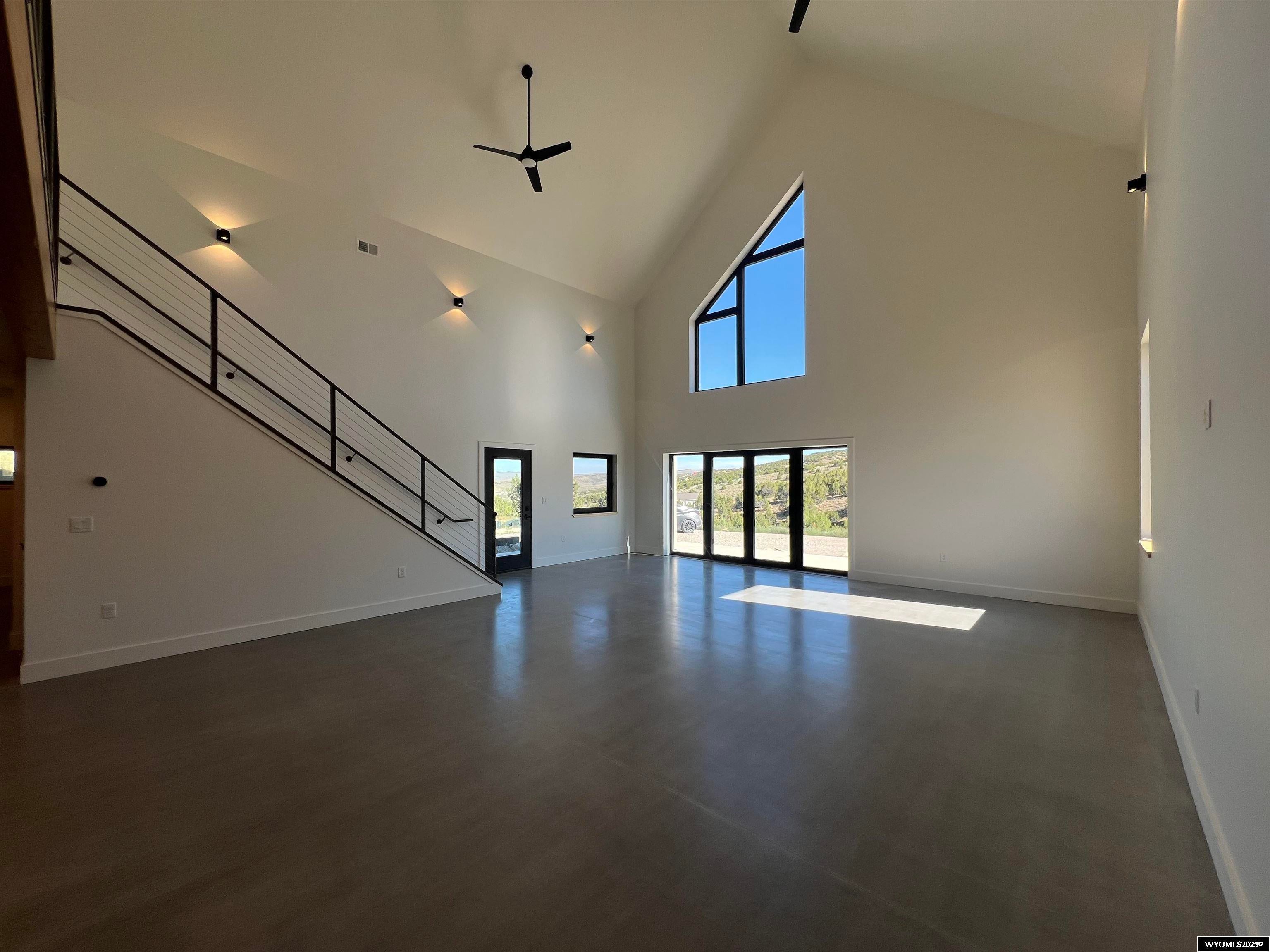 Lander, Wyoming, 82520, United States, 5 Bedrooms Bedrooms, ,3 BathroomsBathrooms,Residential,Active,1871269