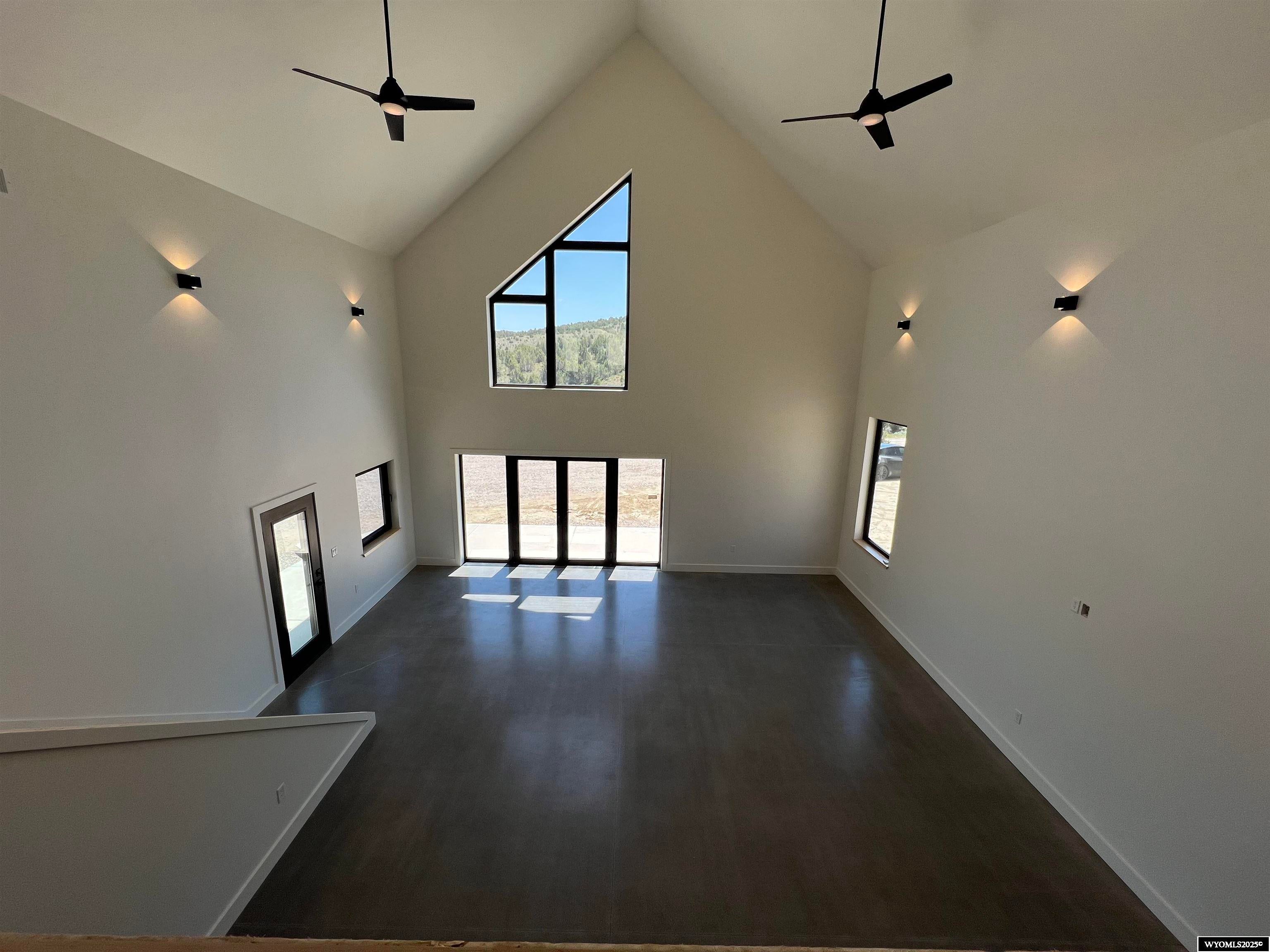 Lander, Wyoming, 82520, United States, 5 Bedrooms Bedrooms, ,3 BathroomsBathrooms,Residential,Active,1871269