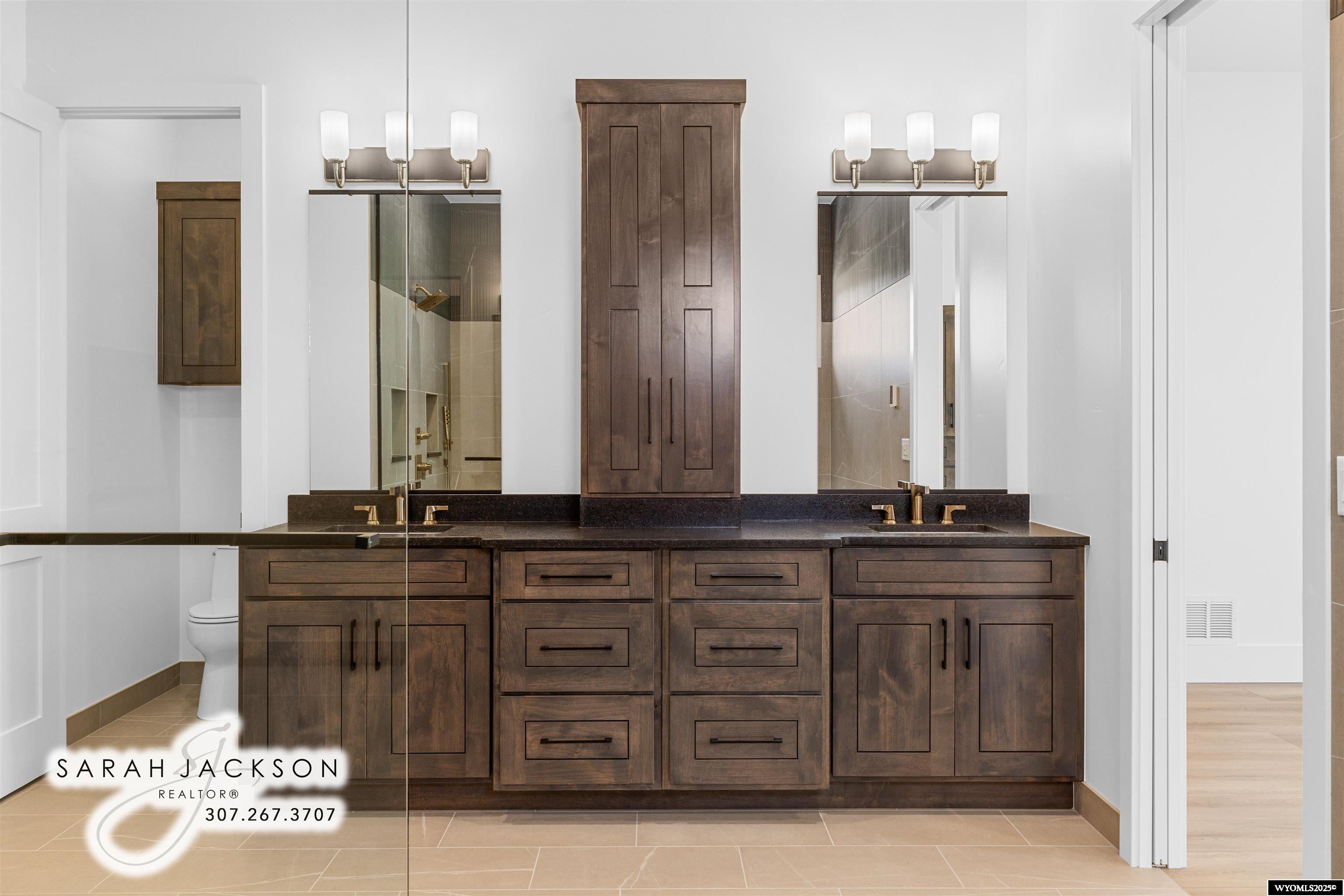 Casper, Wyoming, 82604, United States, 4 Bedrooms Bedrooms, ,5 BathroomsBathrooms,Residential,Active,1953987