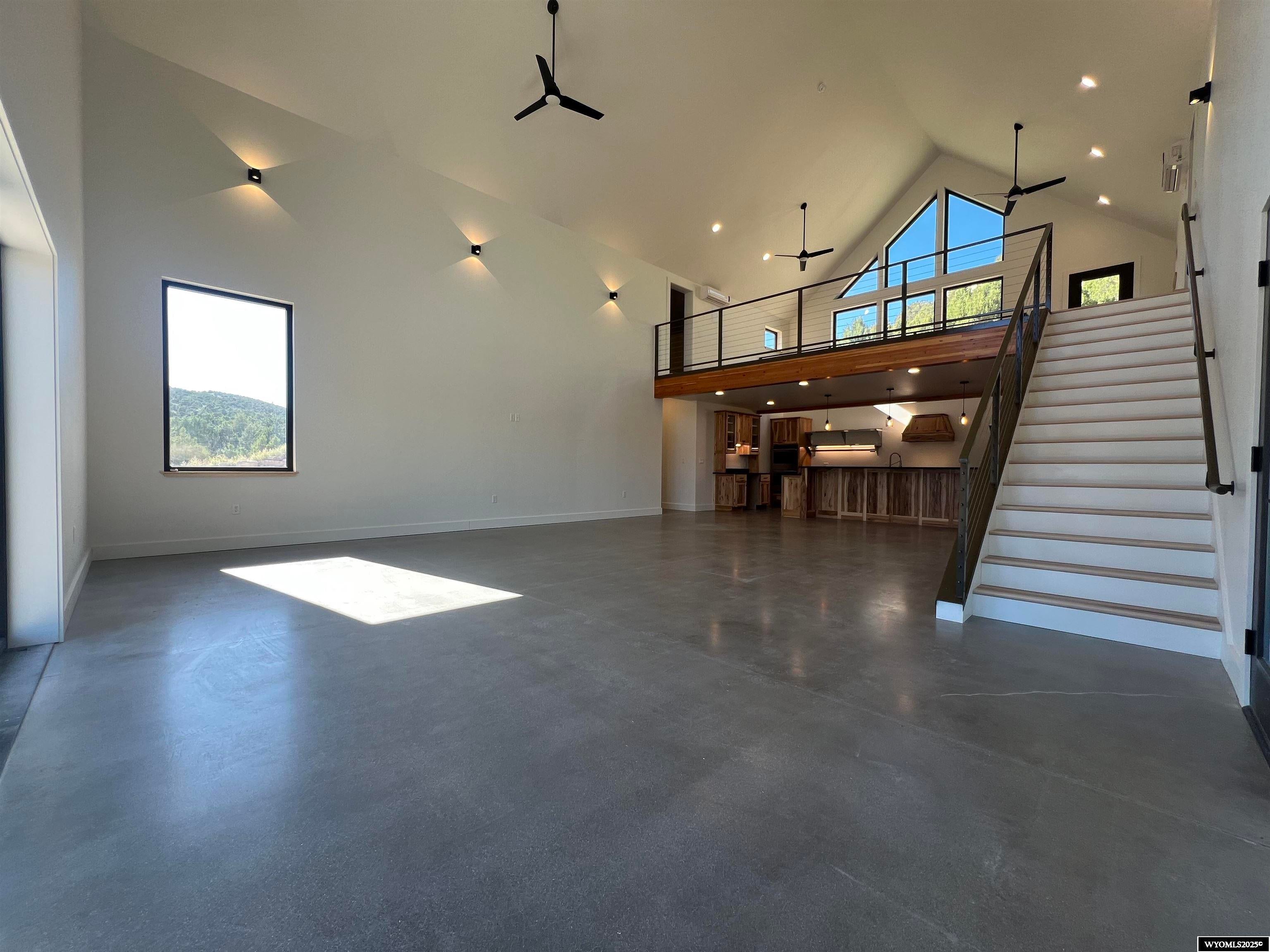 Lander, Wyoming, 82520, United States, 5 Bedrooms Bedrooms, ,3 BathroomsBathrooms,Residential,Active,1871269