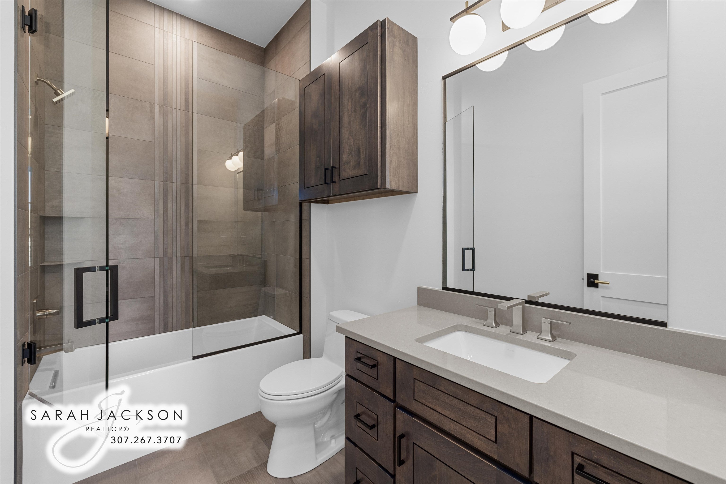 Casper, Wyoming, 82604, United States, 4 Bedrooms Bedrooms, ,5 BathroomsBathrooms,Residential,Active,2008685