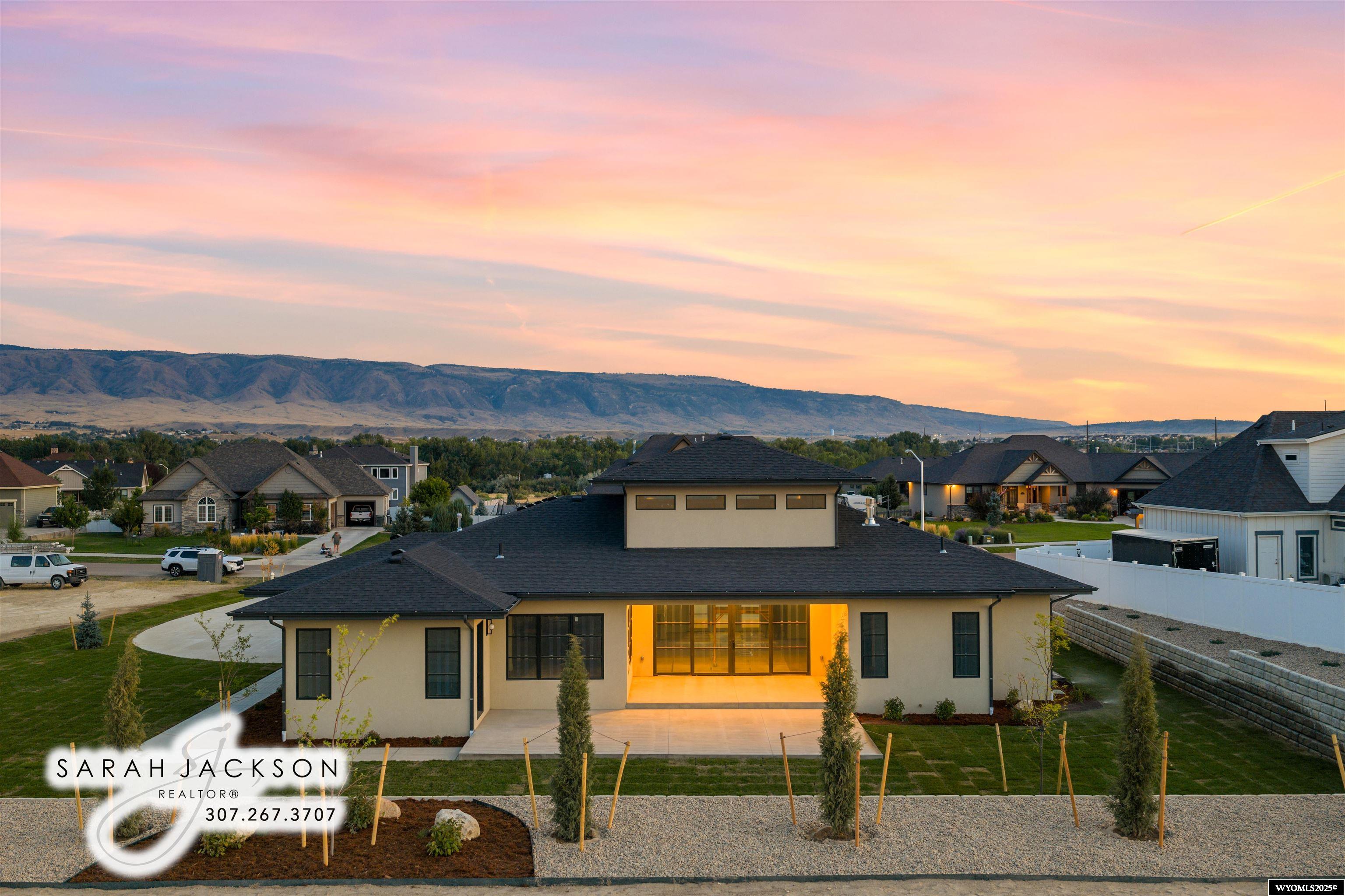 Casper, Wyoming, 82604, United States, 4 Bedrooms Bedrooms, ,5 BathroomsBathrooms,Residential,Active,1953987